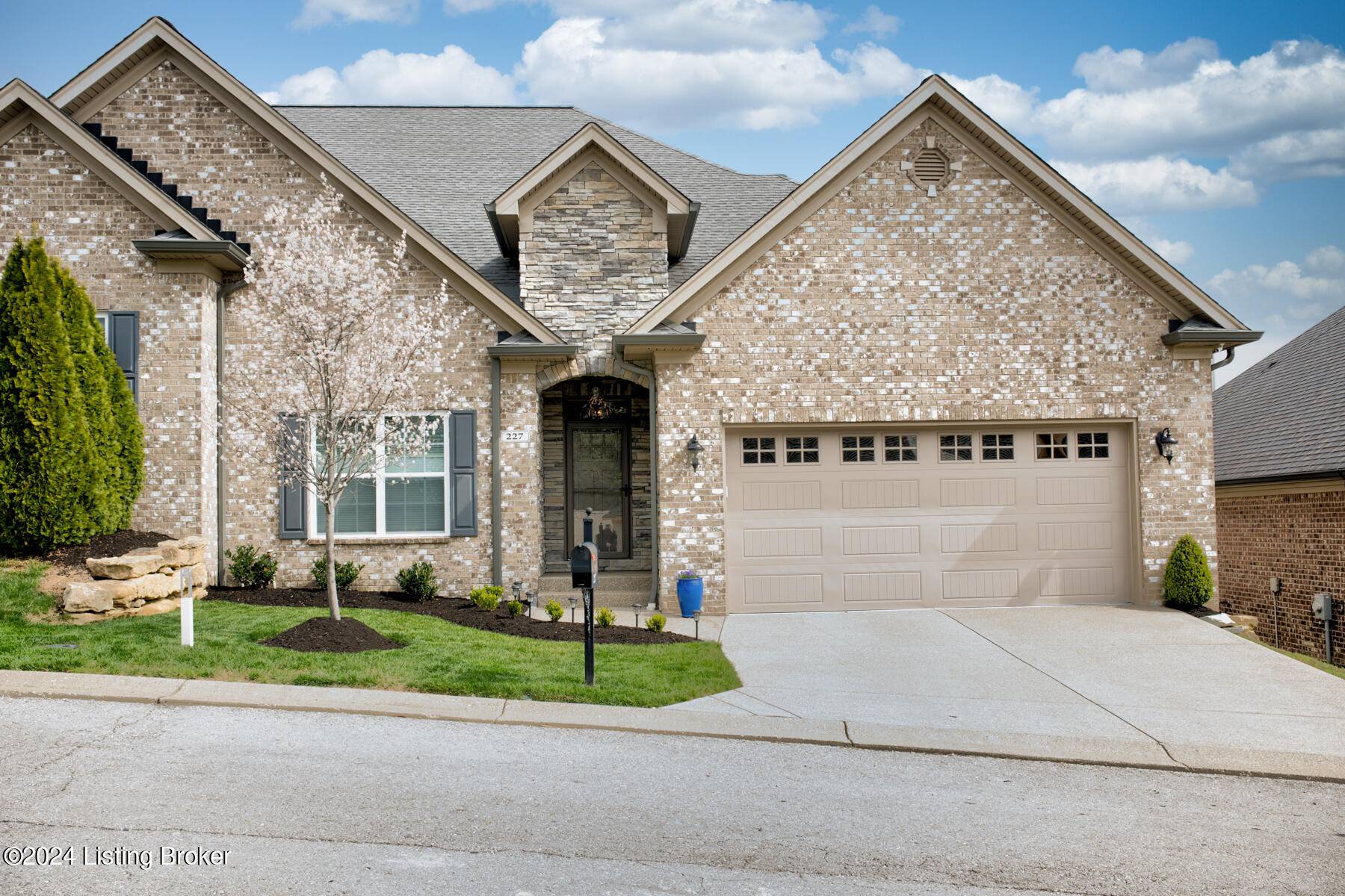 Louisville, KY 40245,227 Maple Valley Rd