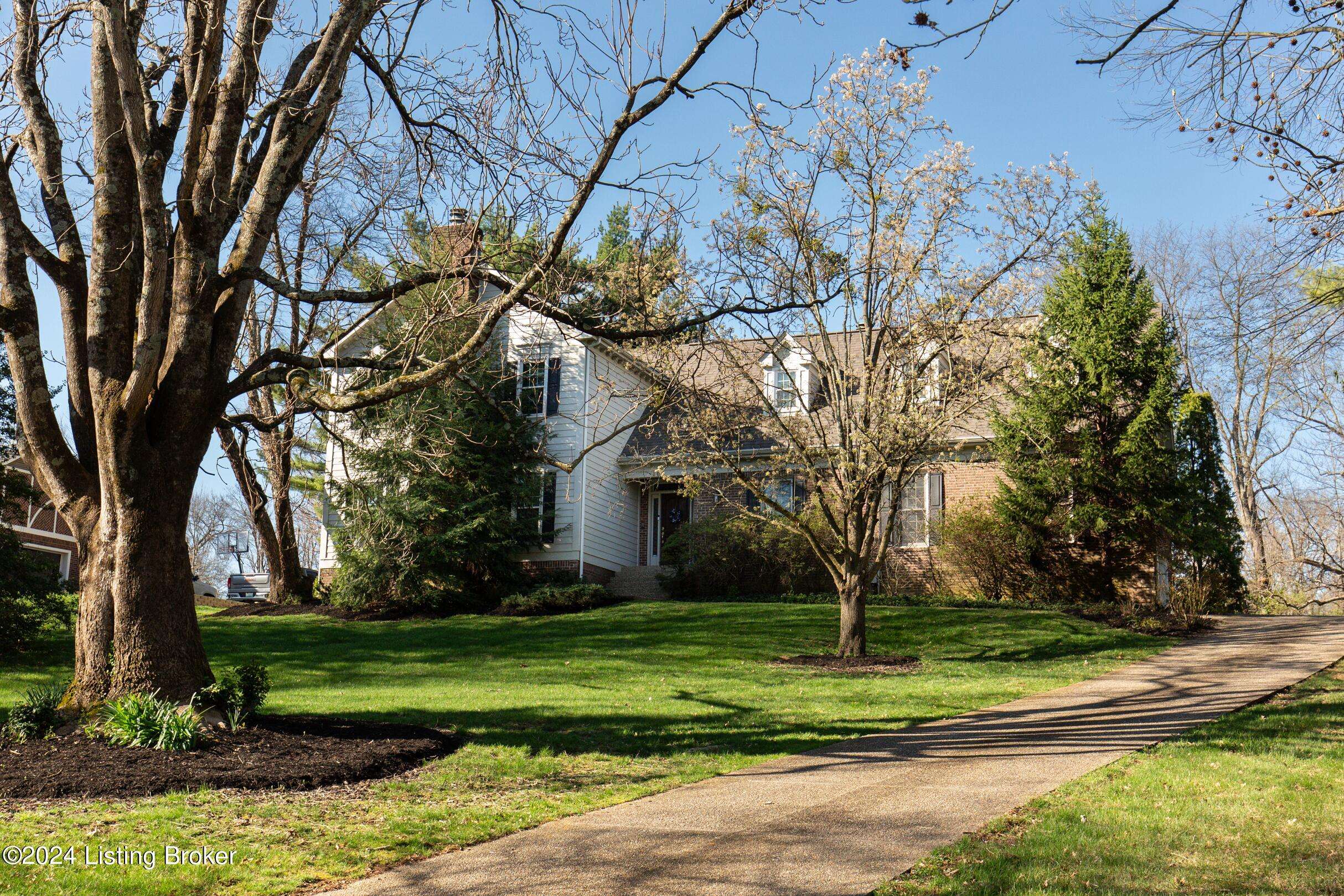 Anchorage, KY 40223,802 N Arbor Dr