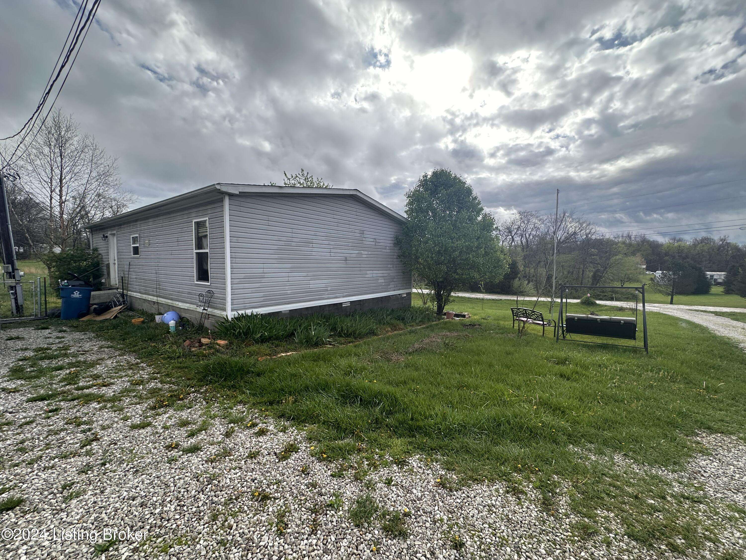 Brandenburg, KY 40108,445 Sun Valley Rd