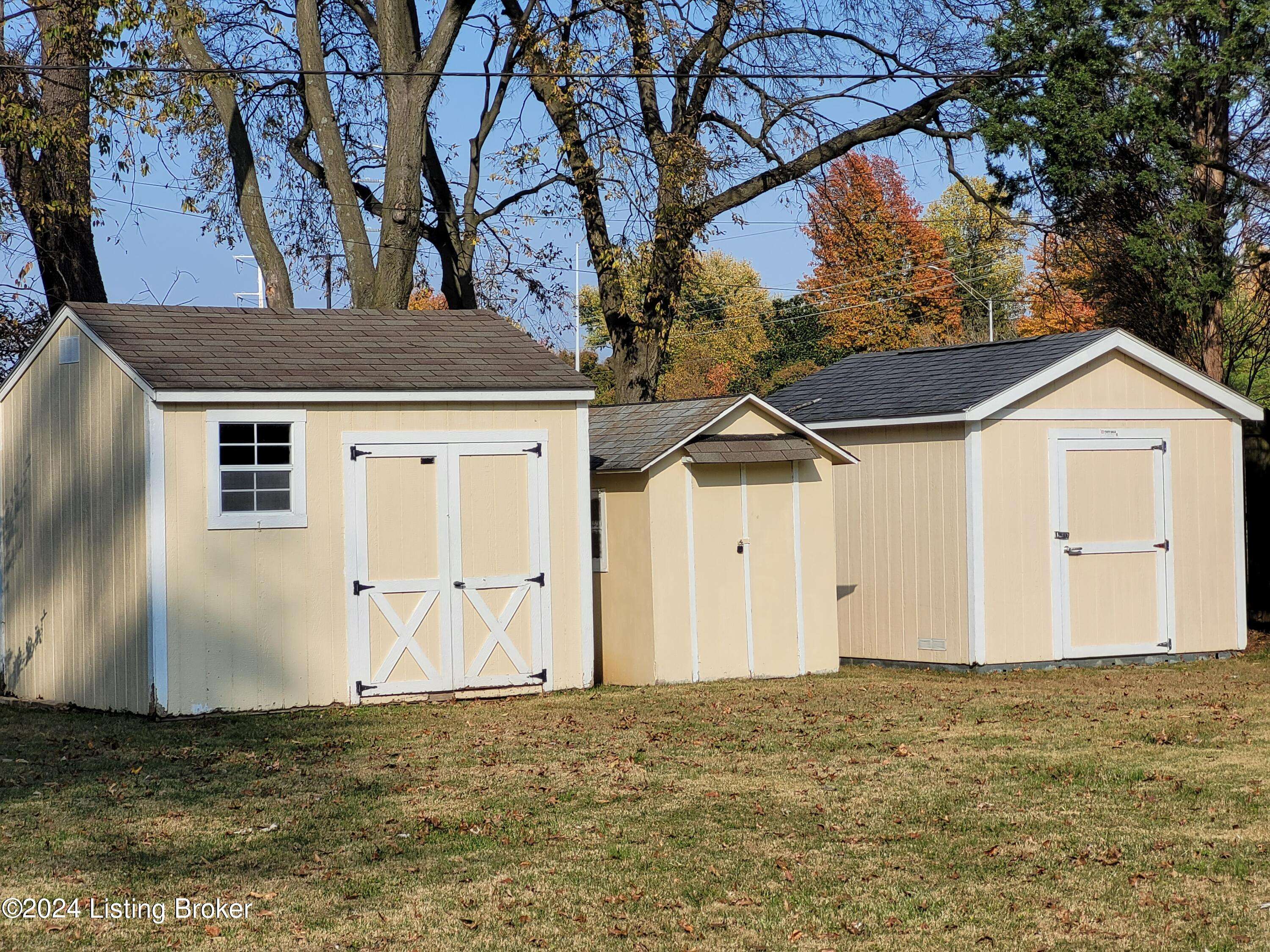 Louisville, KY 40220,3010 Meadowview Cir