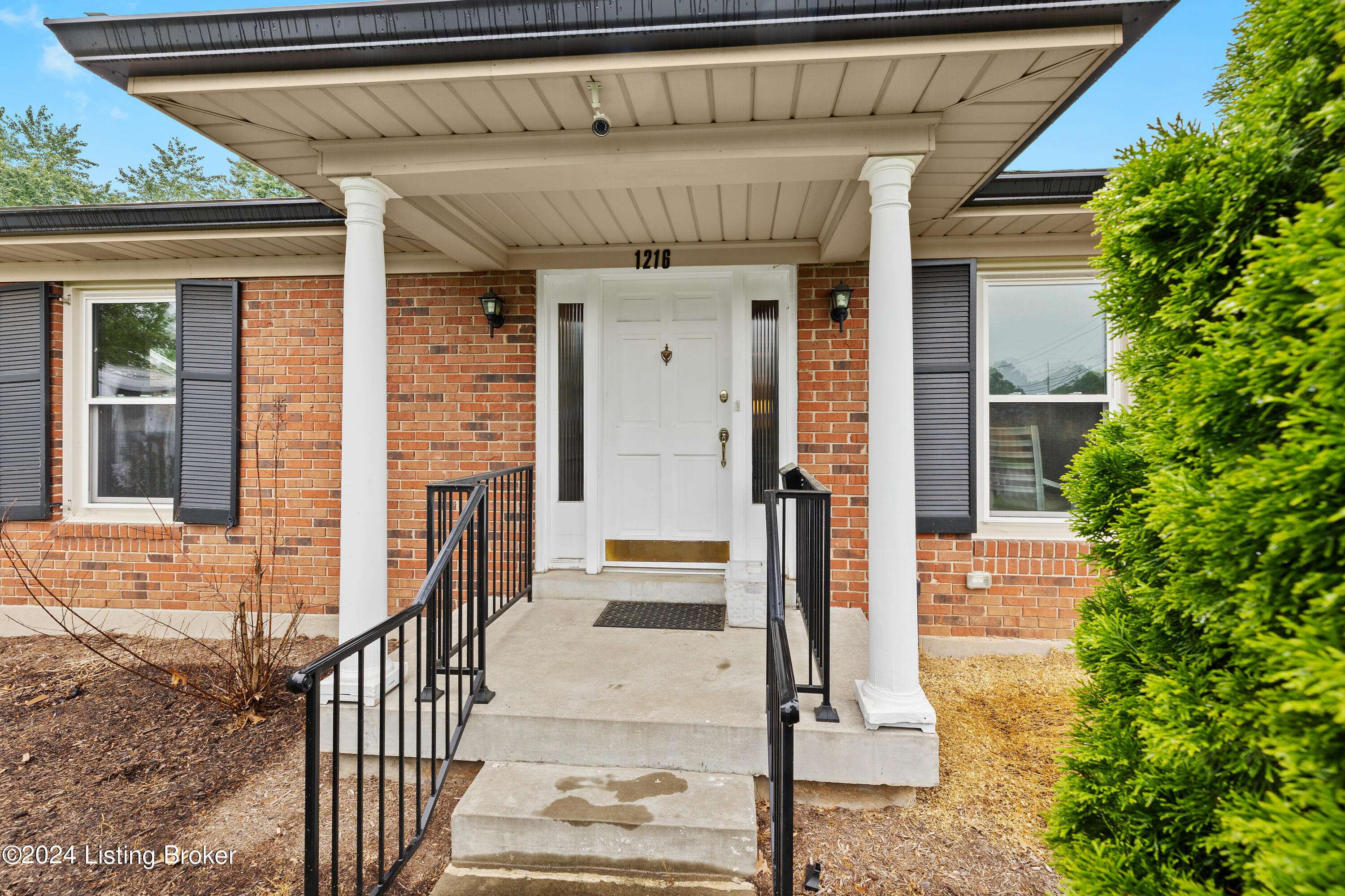 Louisville, KY 40222,1216 Abbeywood Rd
