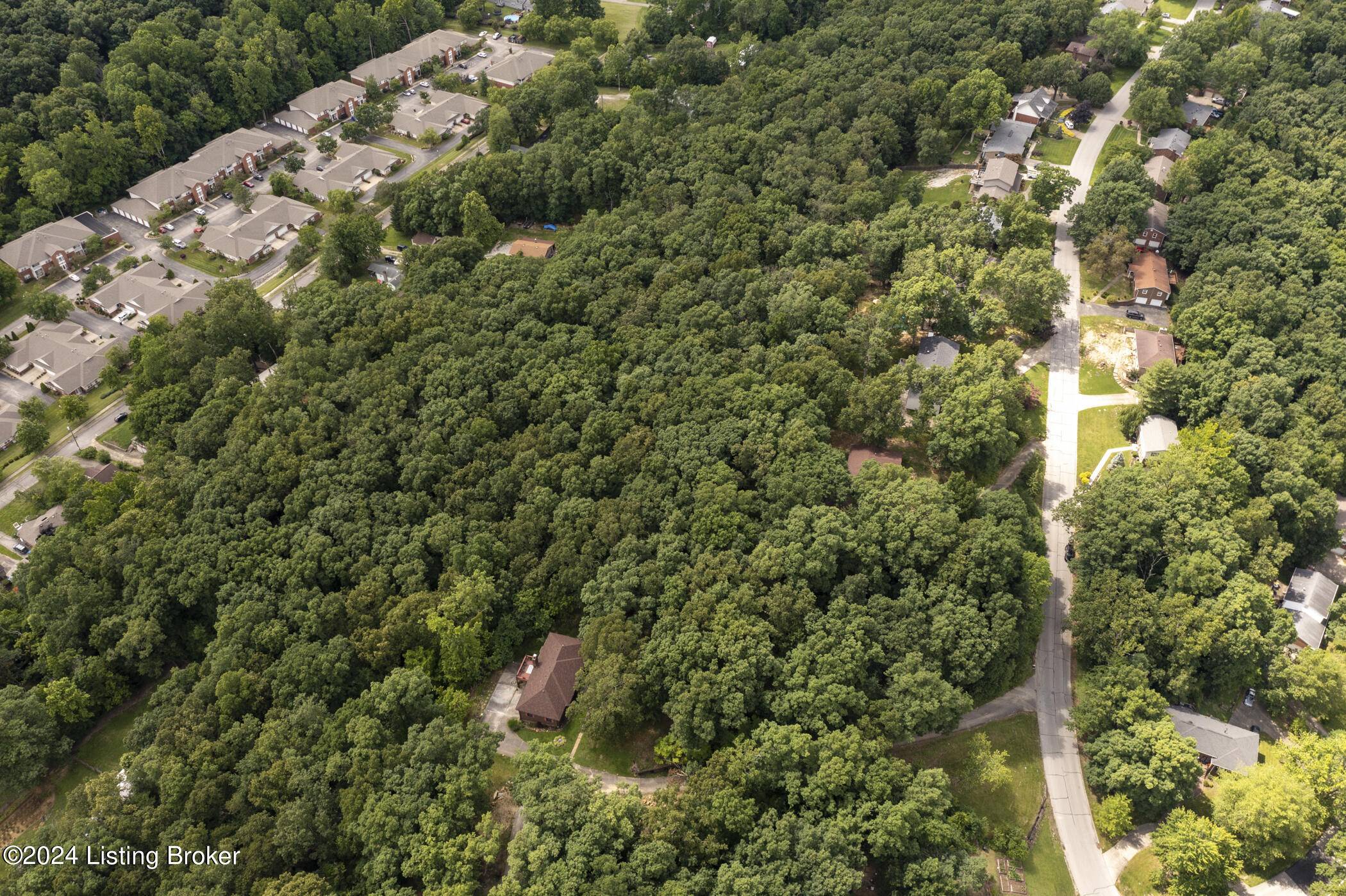 Louisville, KY 40272,9112 Lakeridge Dr