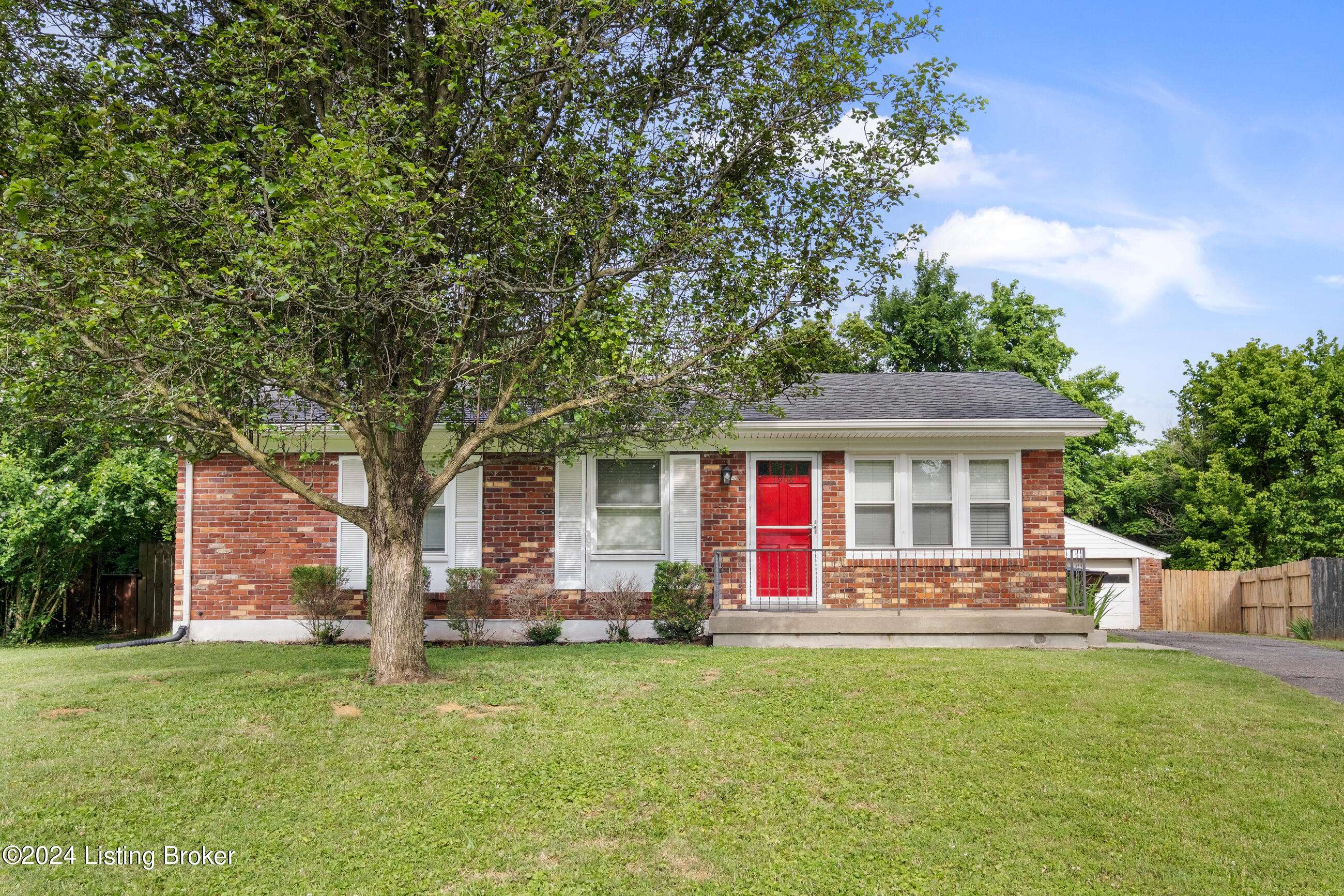 Louisville, KY 40223,1906 Milburt Dr