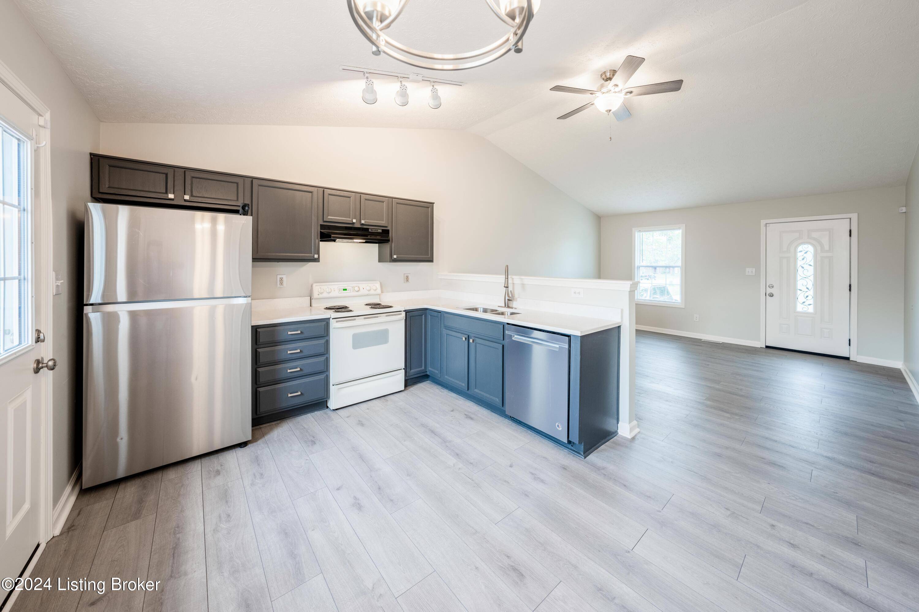 Louisville, KY 40218,4940 Applegrove Ln