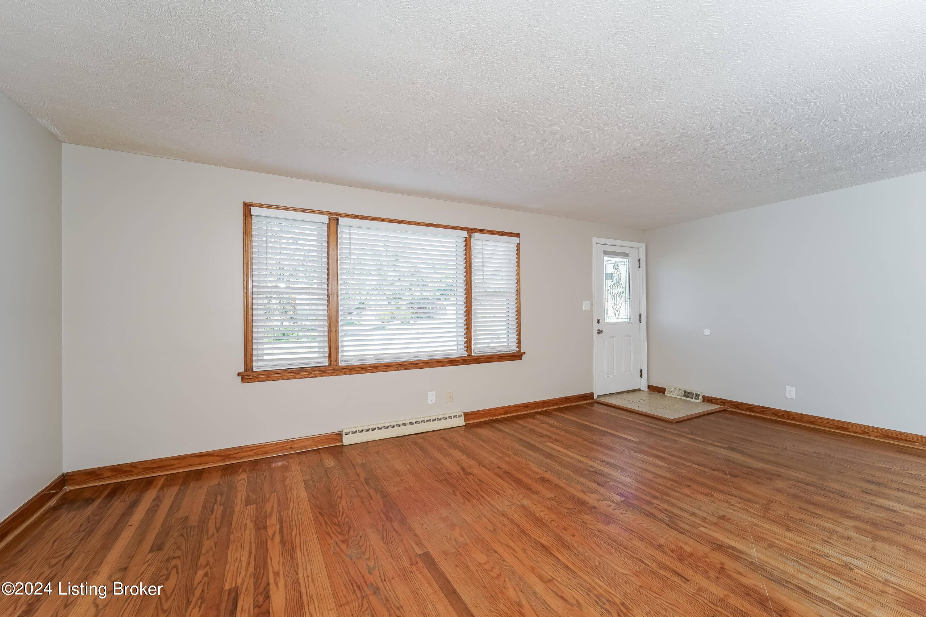 Louisville, KY 40216,2526 Hampstead Dr