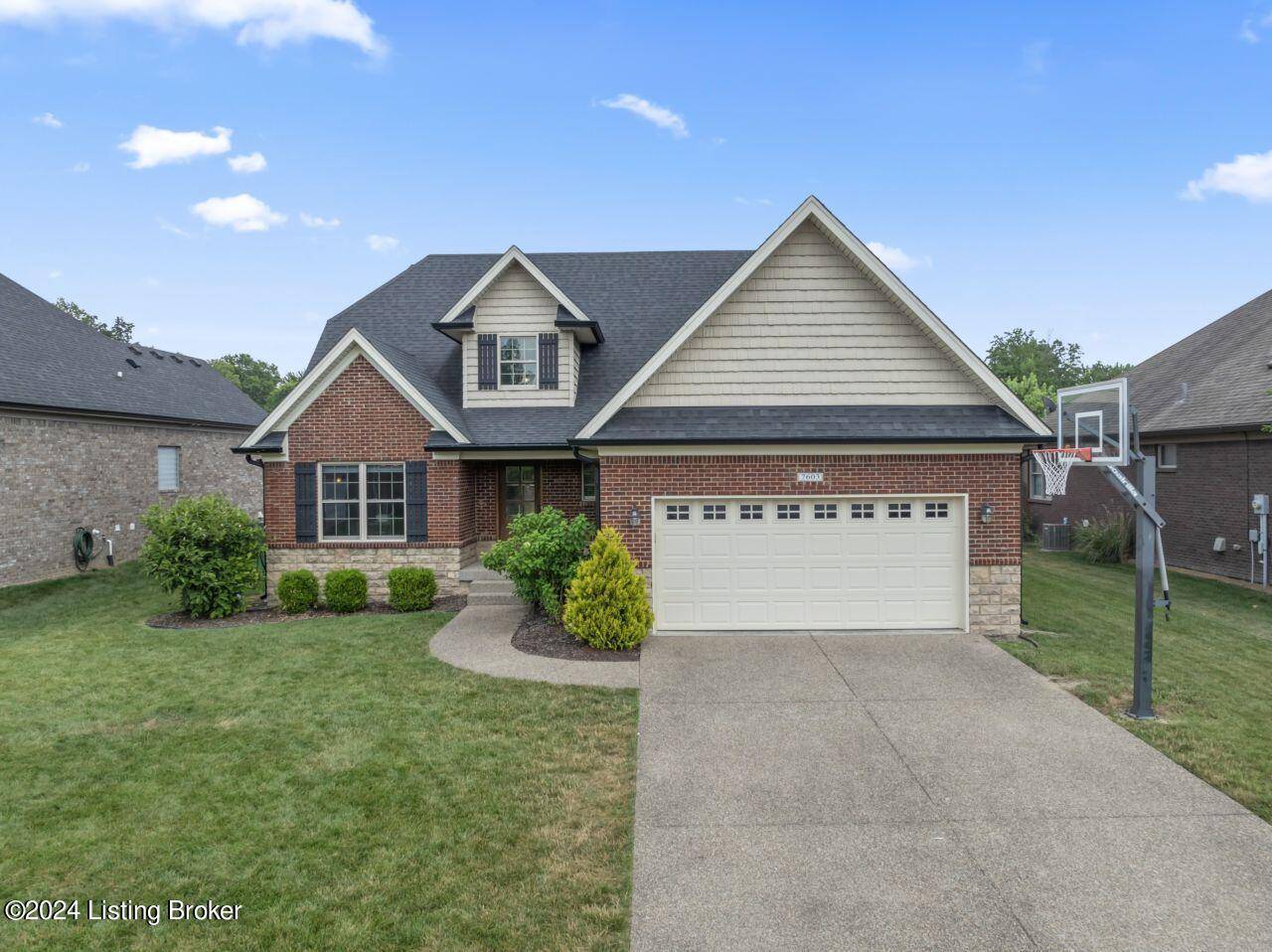 Louisville, KY 40214,7603 Parkcrest WAY