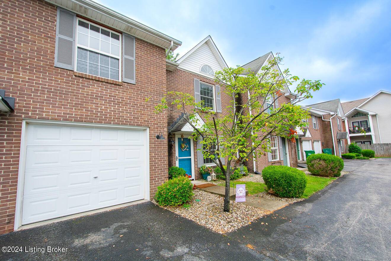 Louisville, KY 40245,4501 Meadowlark Manor Ln