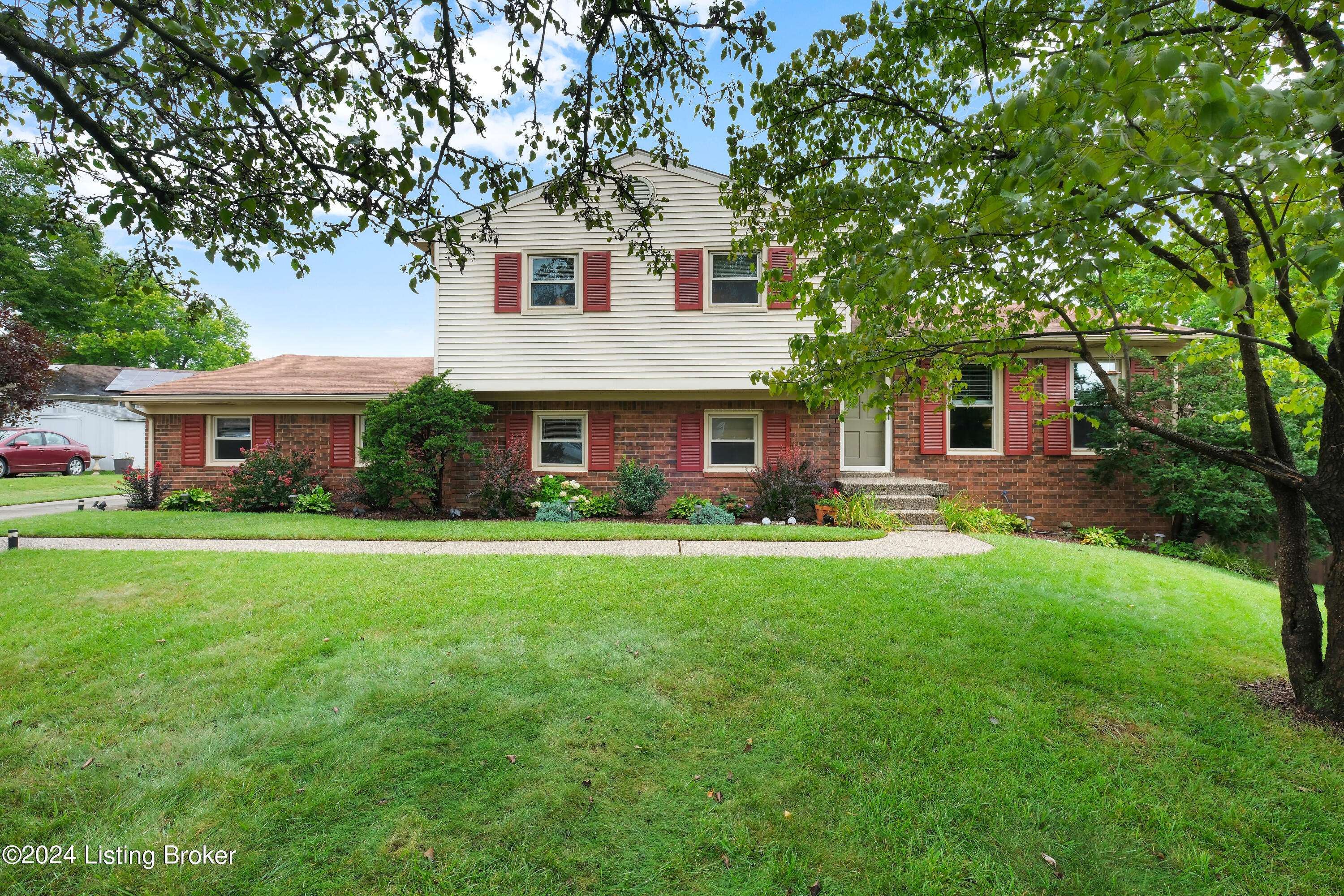 Louisville, KY 40220,3606 Brad Ct