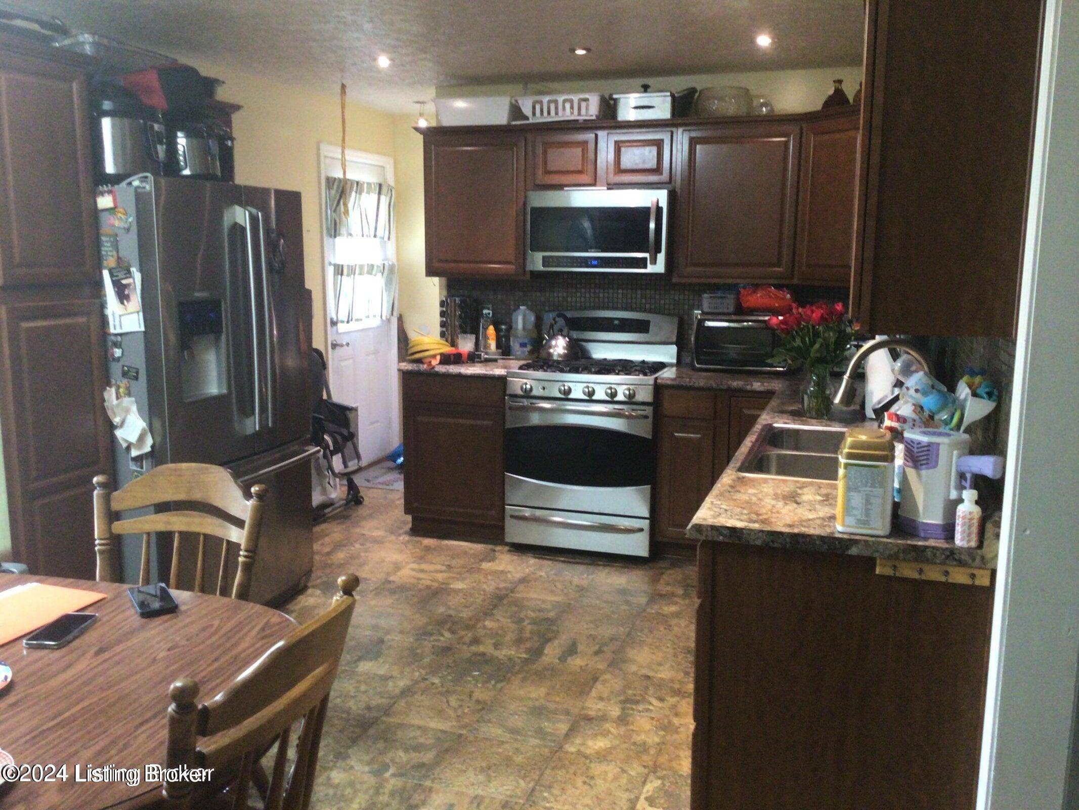 Louisville, KY 40258,7127 Cane Run Rd