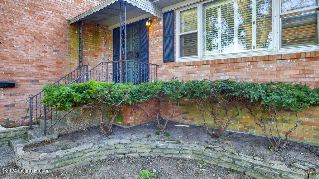 Louisville, KY 40220,3010 Debera WAY