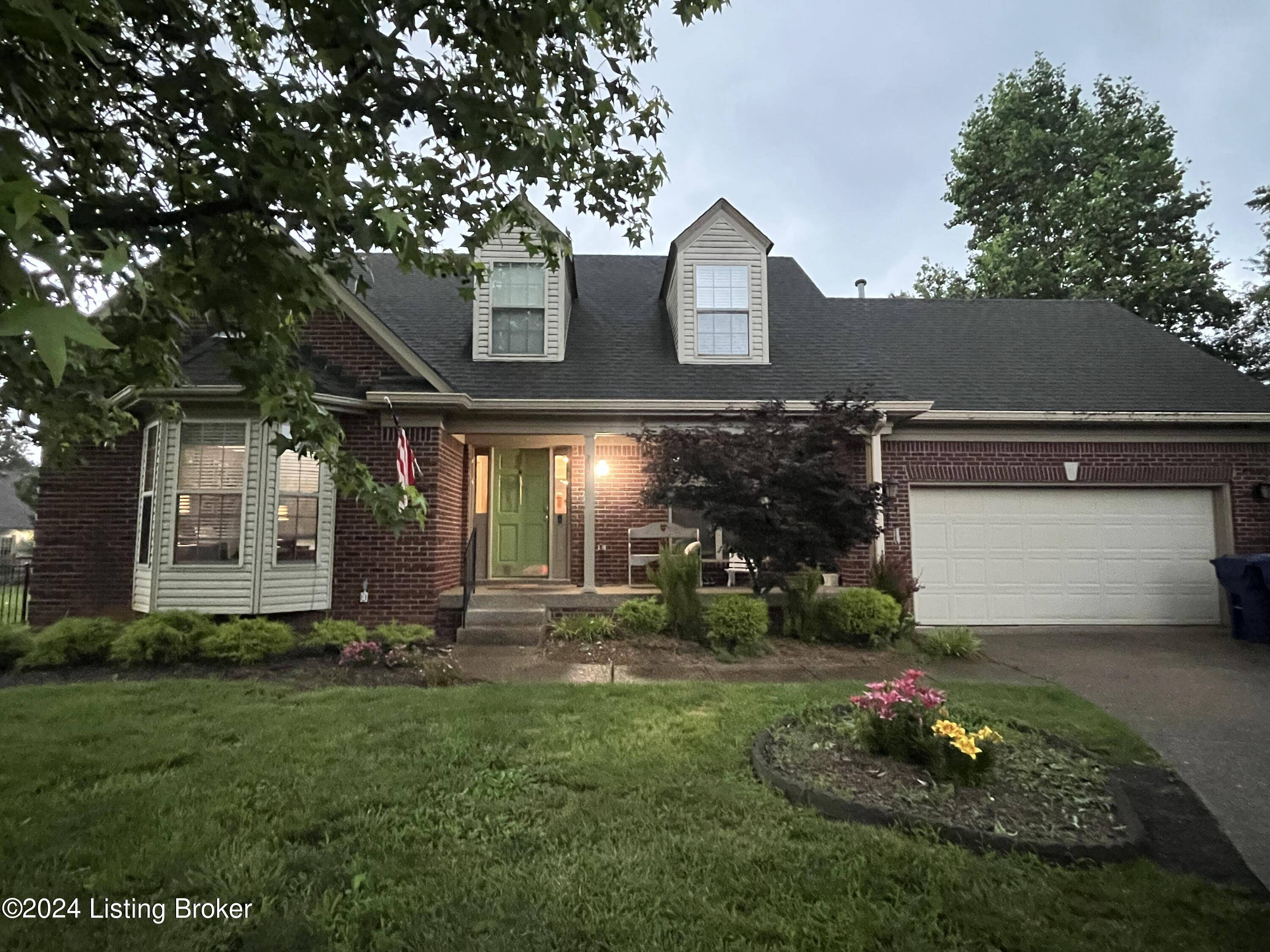 Louisville, KY 40245,4306 Wooded Bend WAY