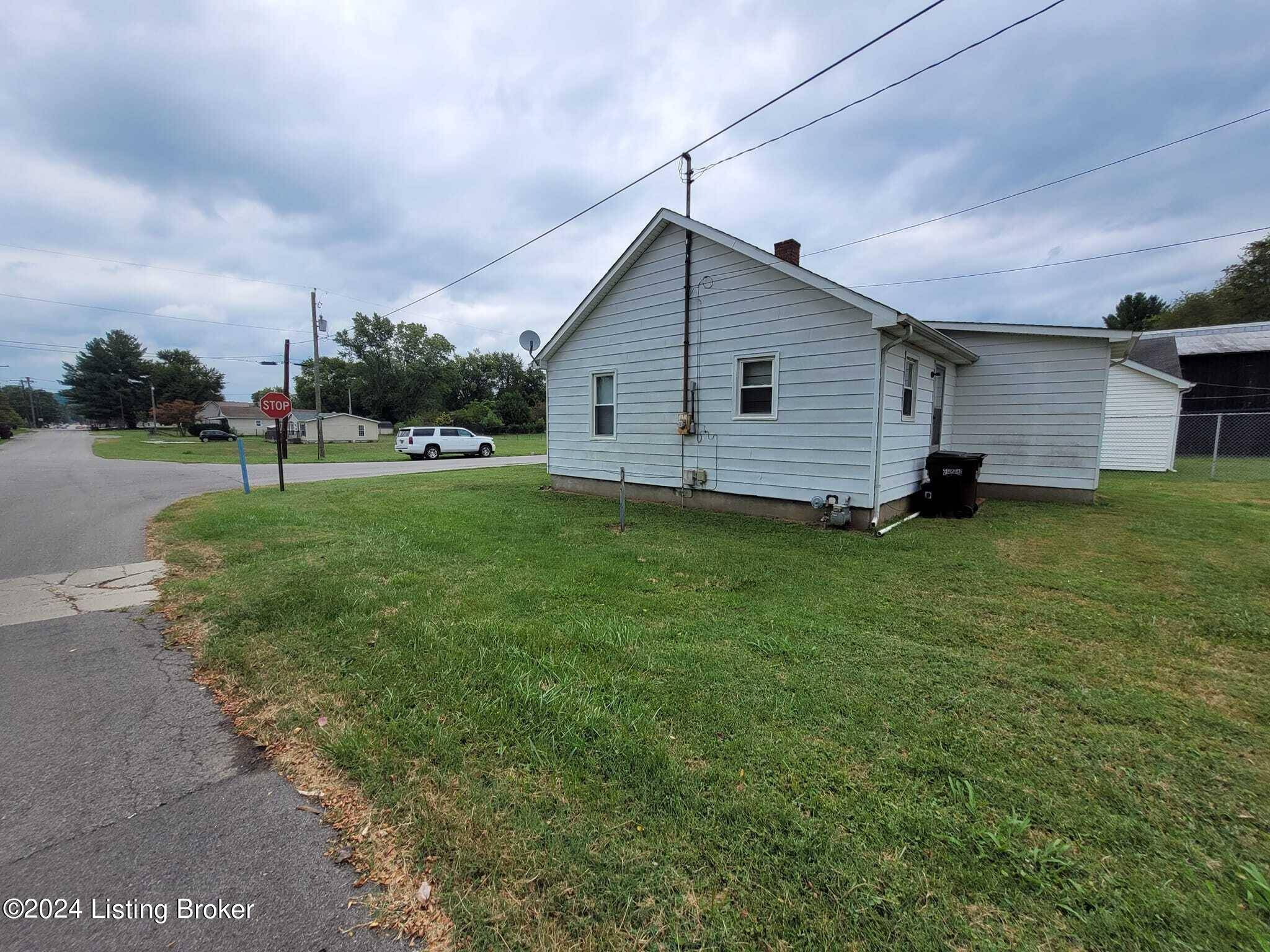 Carrollton, KY 41008,402 HAWKINS St