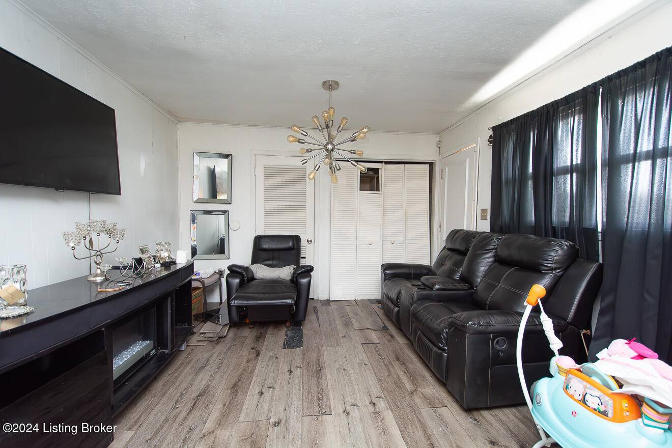 Louisville, KY 40218,4900 Cawood Dr