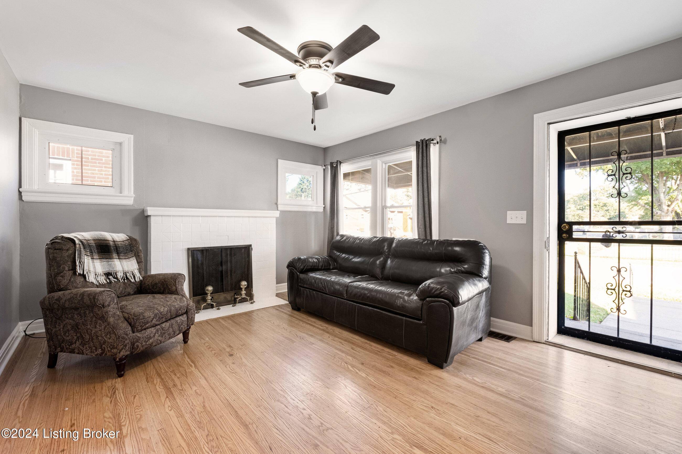 Louisville, KY 40217,932 Hess Ln