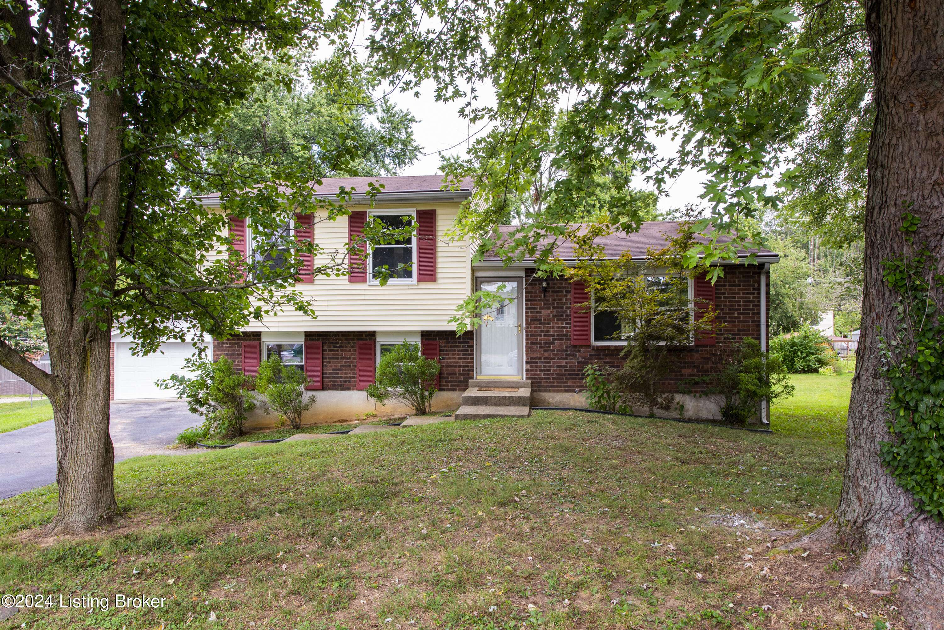 Louisville, KY 40291,9403 Candywood Ln