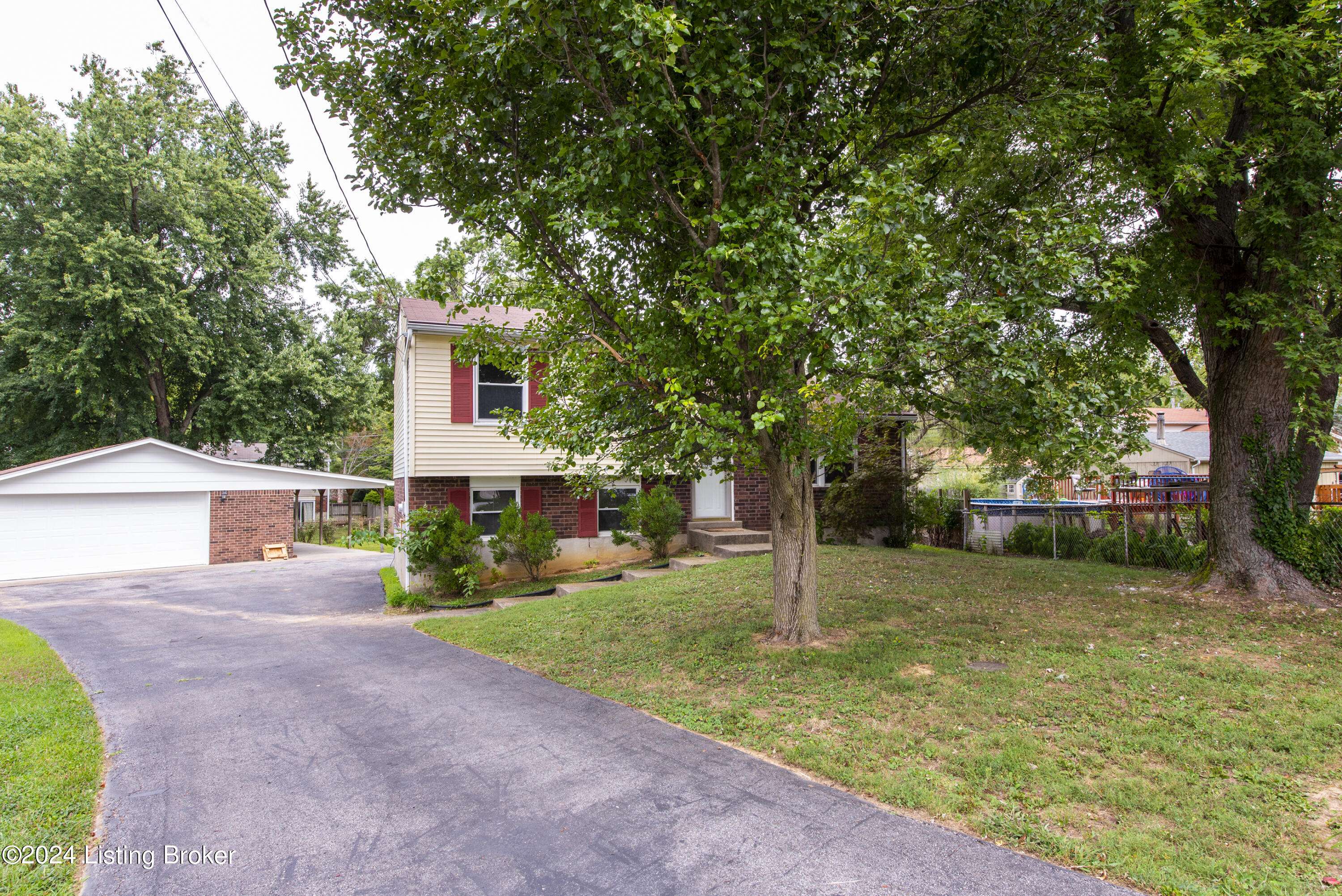 Louisville, KY 40291,9403 Candywood Ln