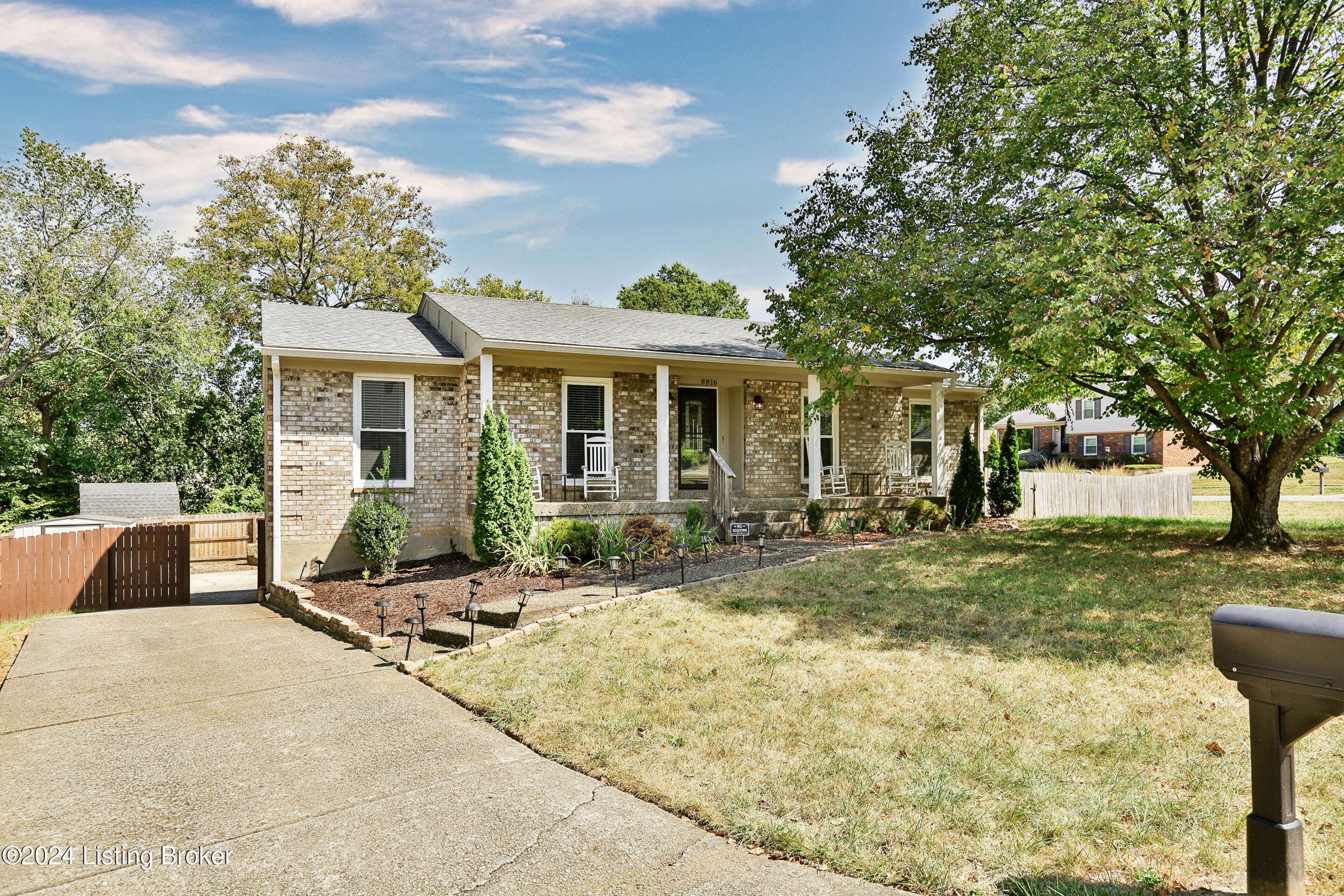 Louisville, KY 40299,8816 High Point Cir