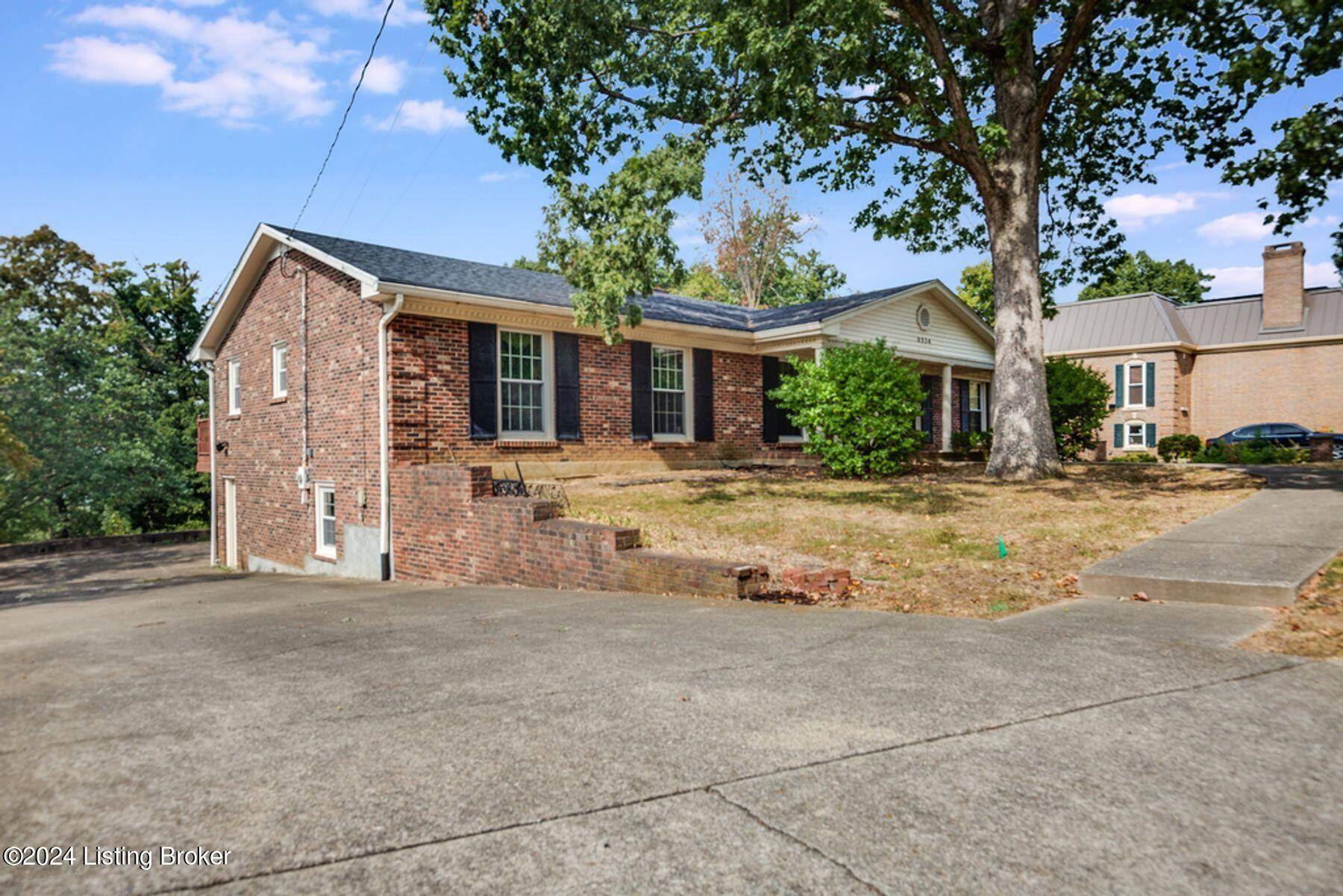 Louisville, KY 40214,5214 Rollingwood TRL