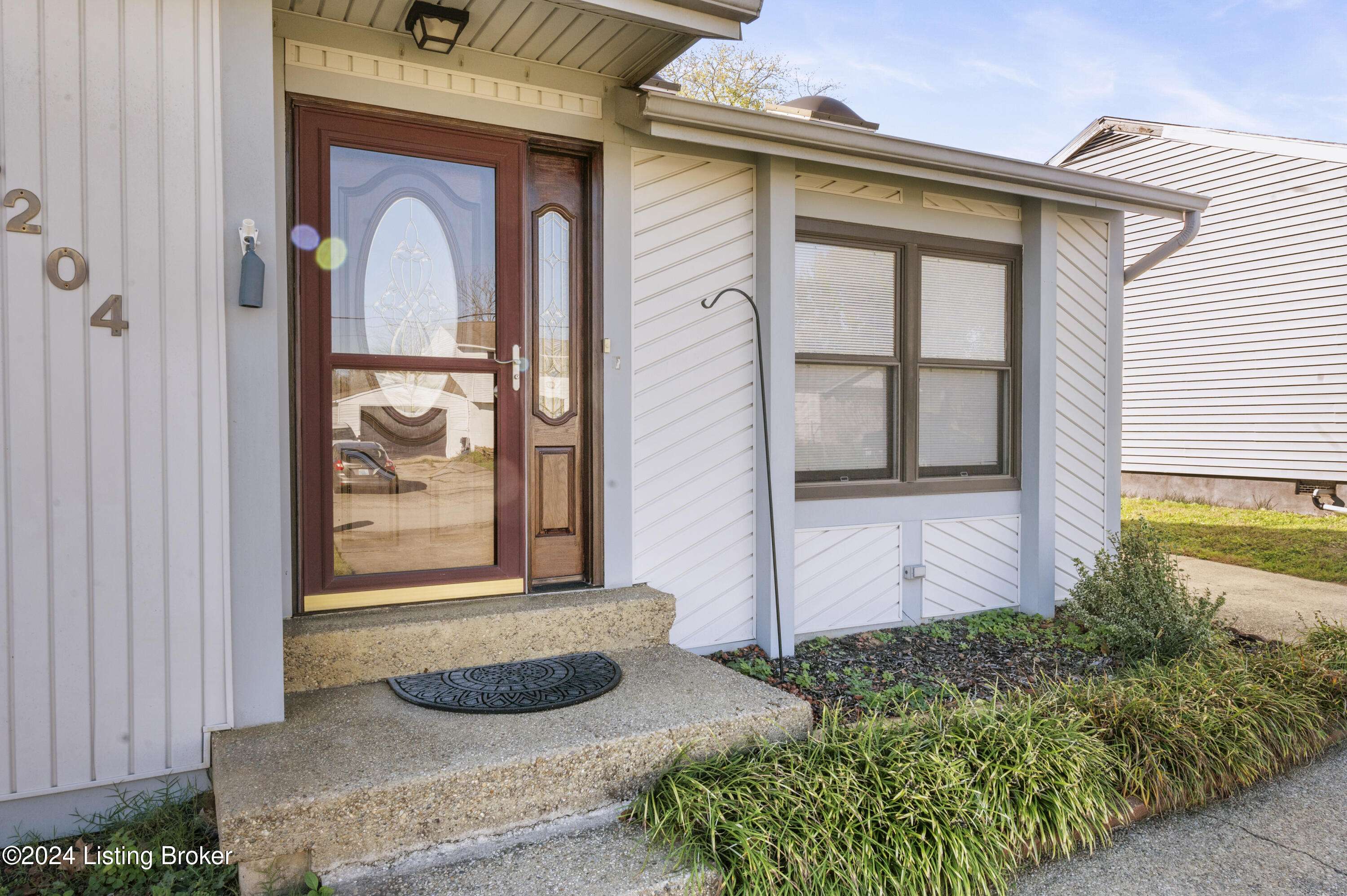 Louisville, KY 40228,8204 Pennsylvania Run Rd