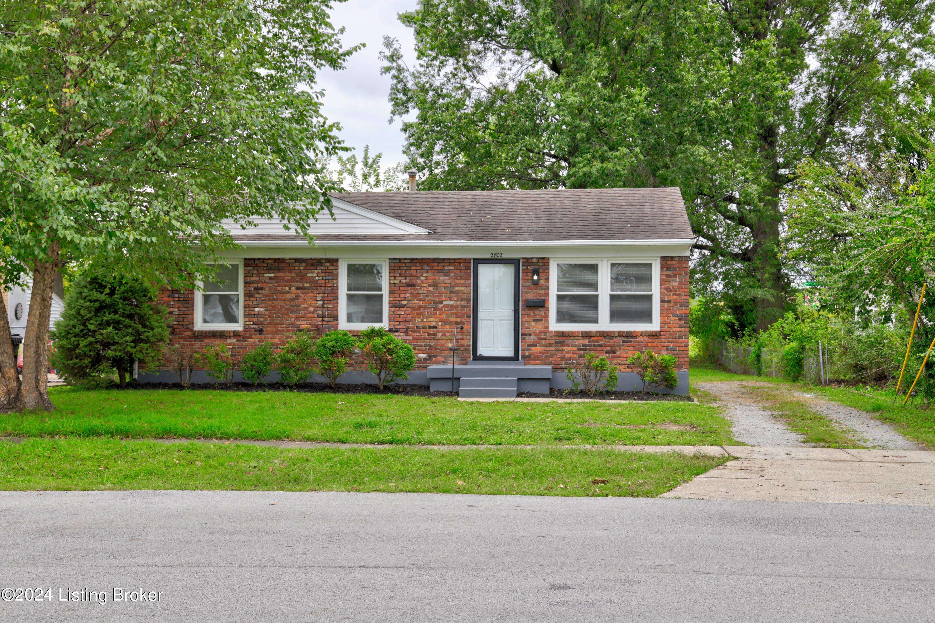 Louisville, KY 40213,2802 Whitlock St