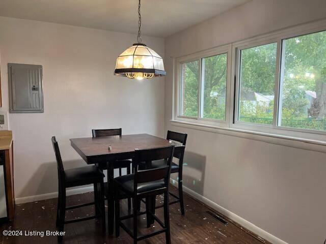 Louisville, KY 40220,3112 Redbud Ln