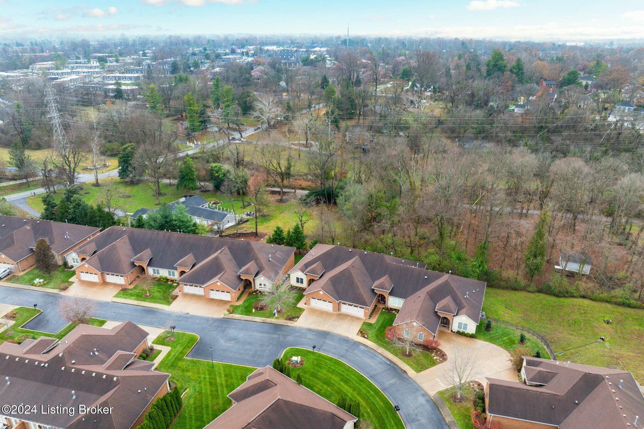 Louisville, KY 40223,10618 Riva Rd