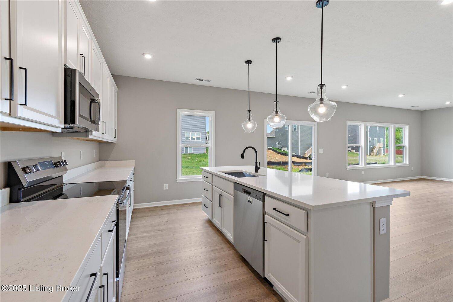 Louisville, KY 40229,8801 Legendary Ln