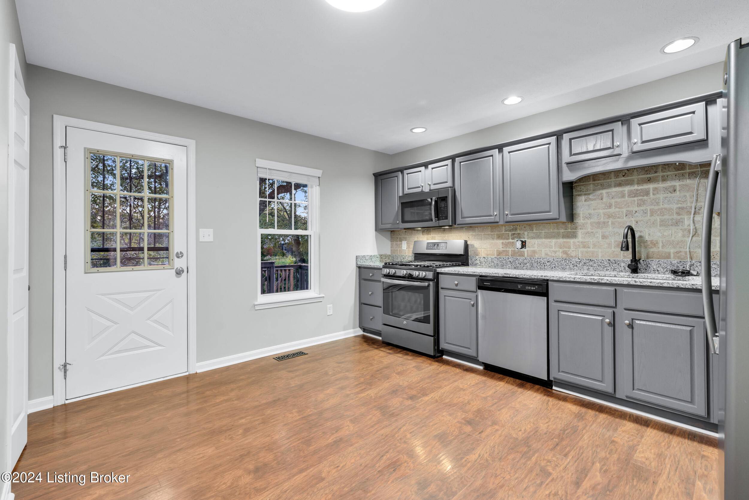 Louisville, KY 40291,7810 Watering Pl