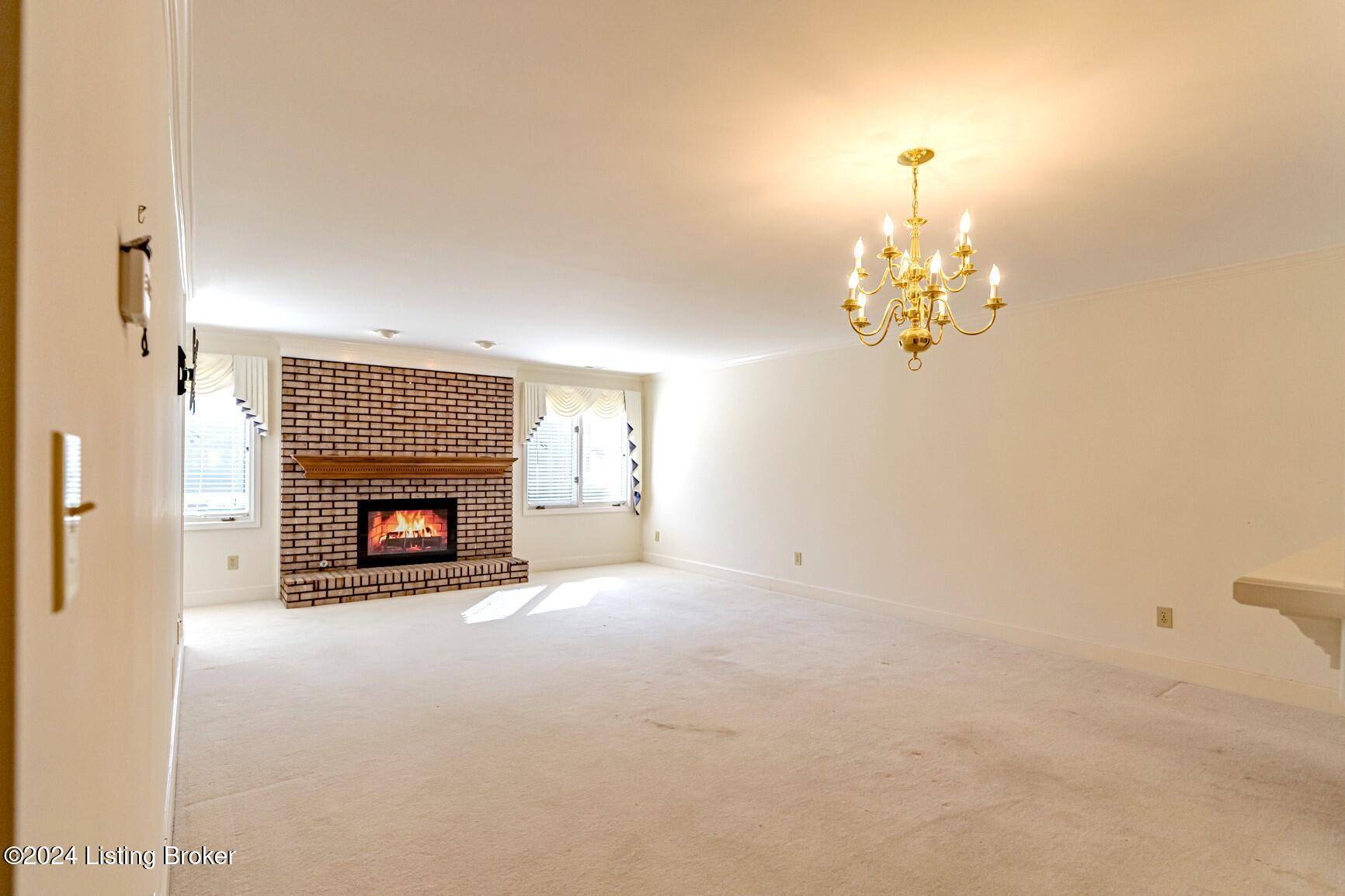Louisville, KY 40220,4125 Browns Ln #104