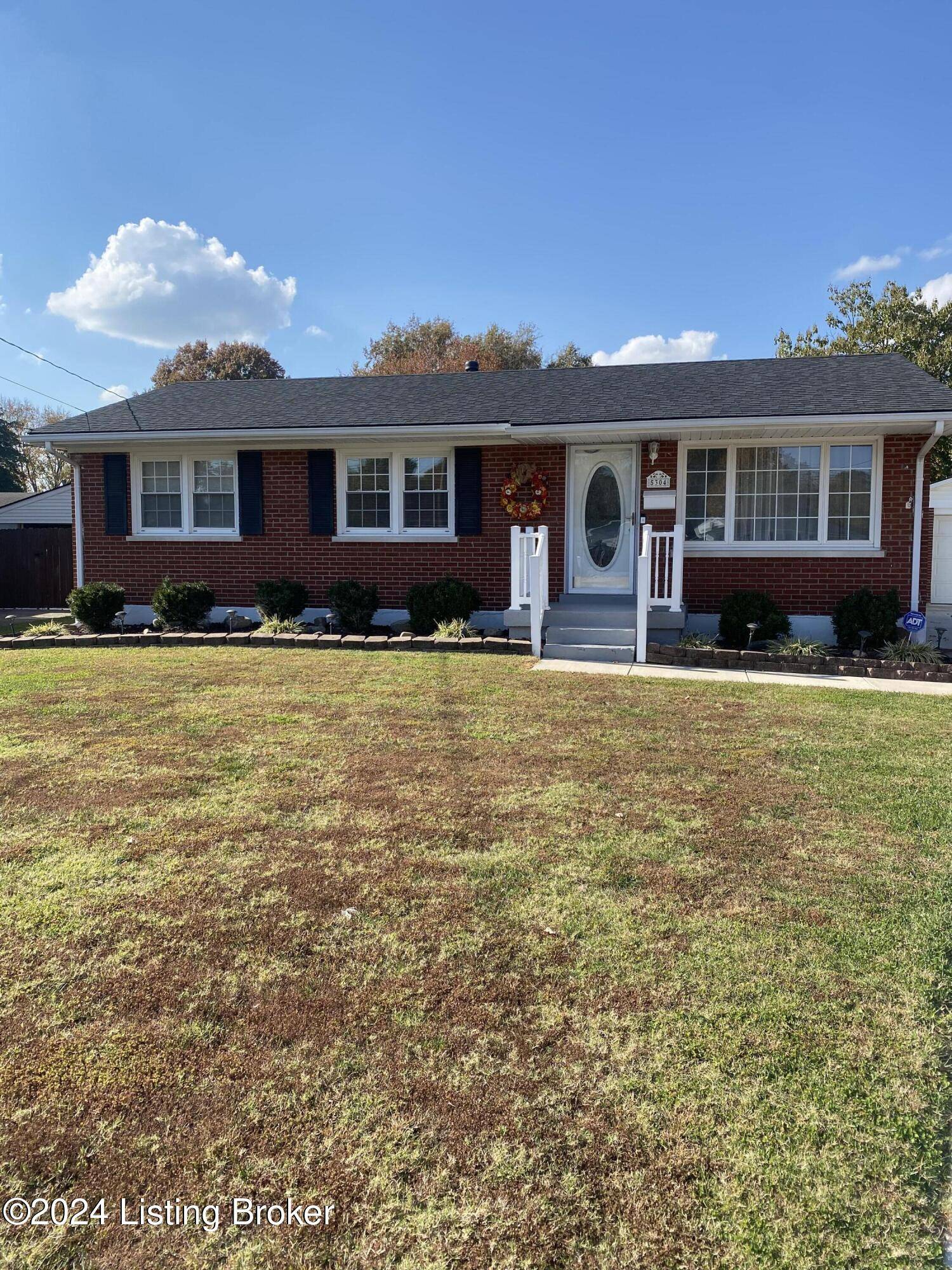 Louisville, KY 40216,5304 Oak Lea Dr