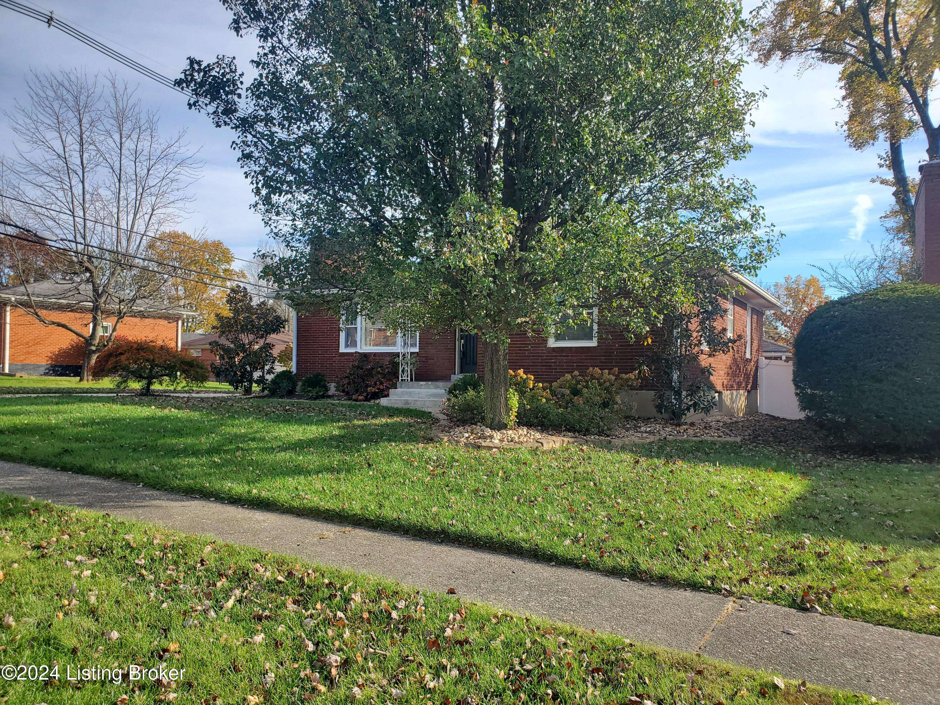 Louisville, KY 40243,12218 Meadow Ln