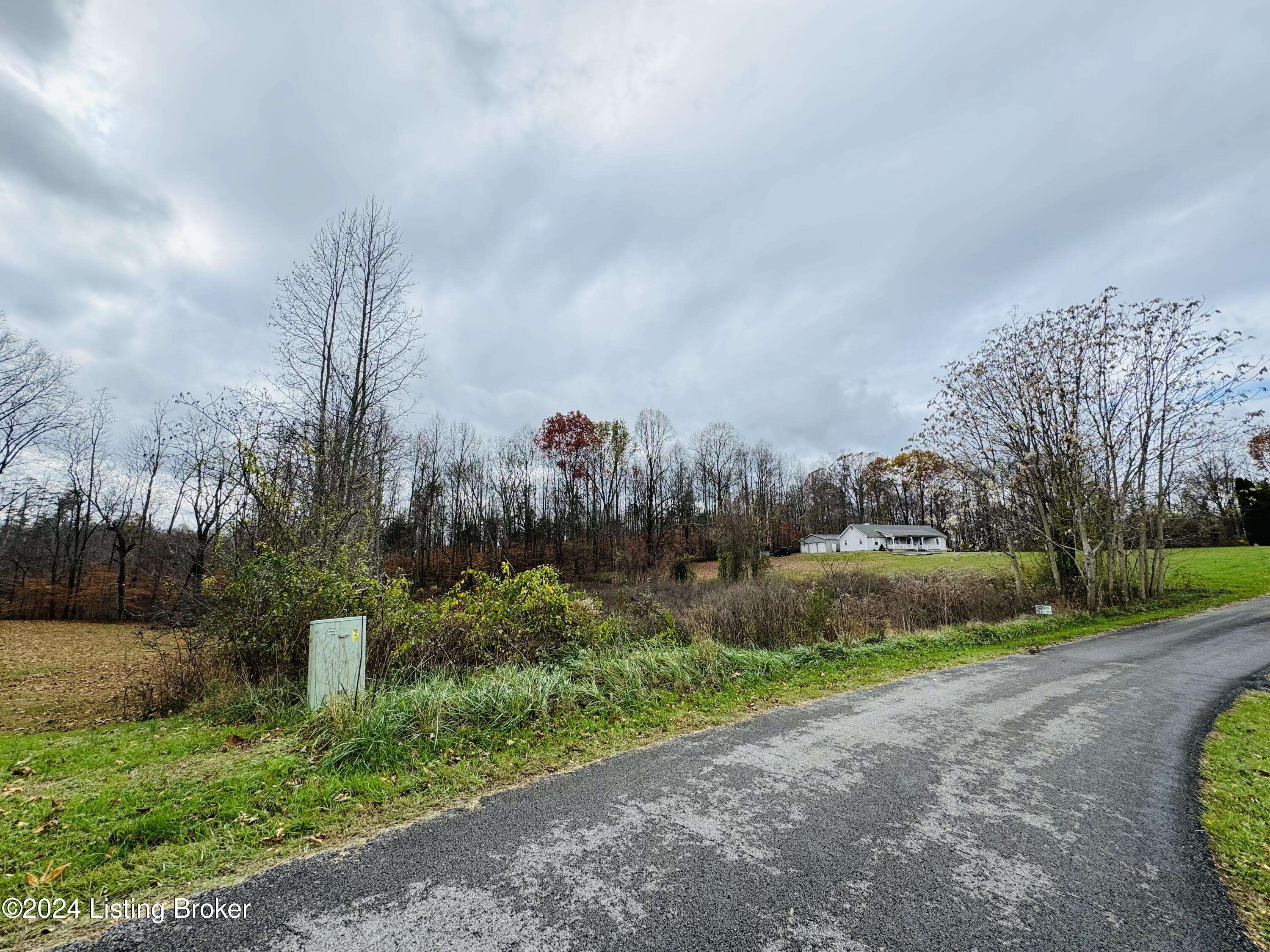 Russell Springs, KY 42642,22 Hickory Ln