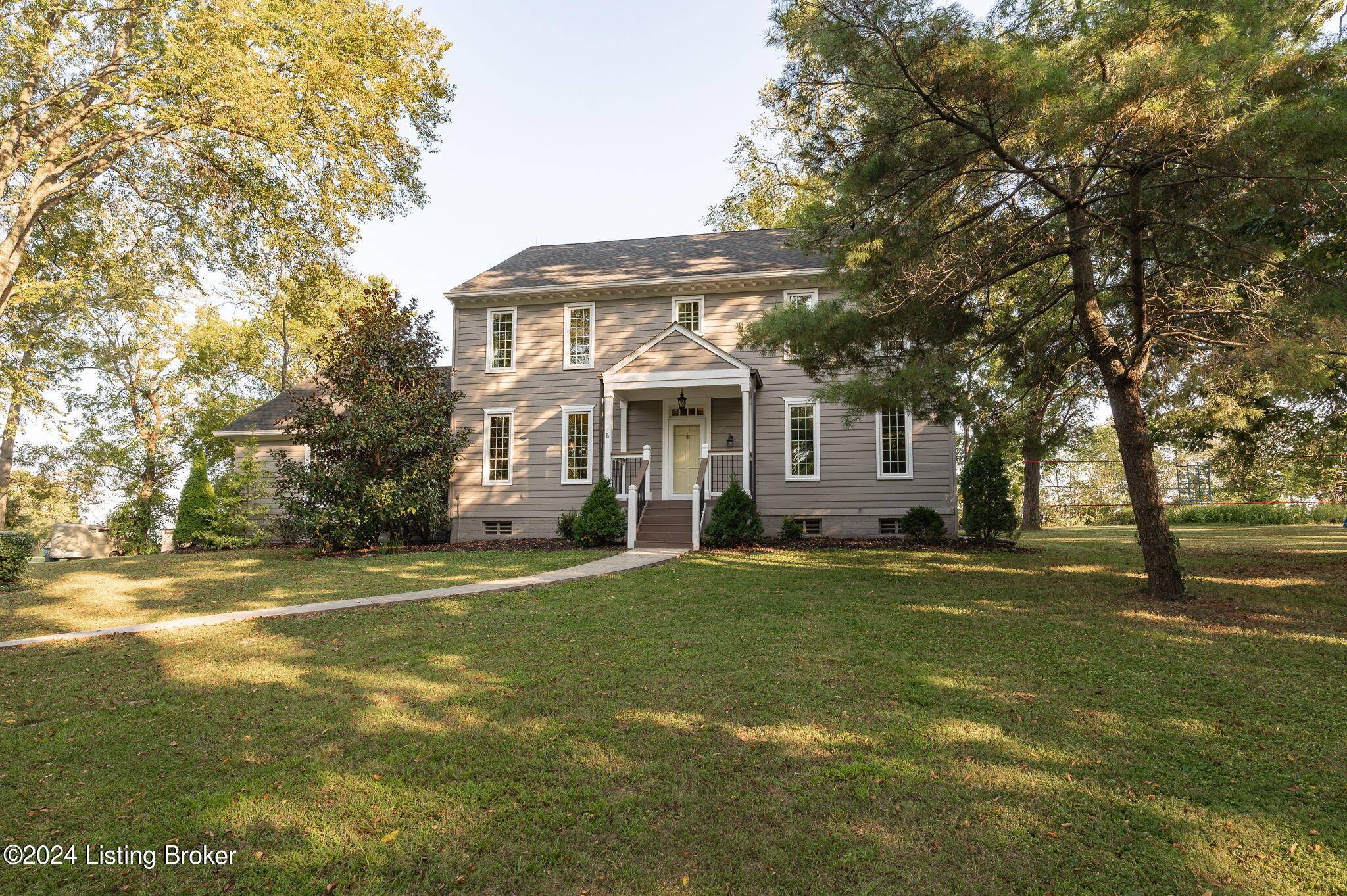 Goshen, KY 40026,10902 Paw Paw Ln