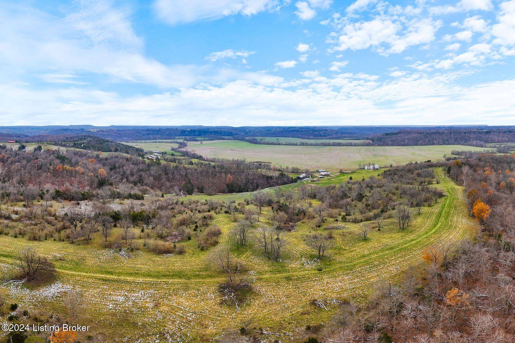 Coxs Creek, KY 40013,652 Vaughn Rd