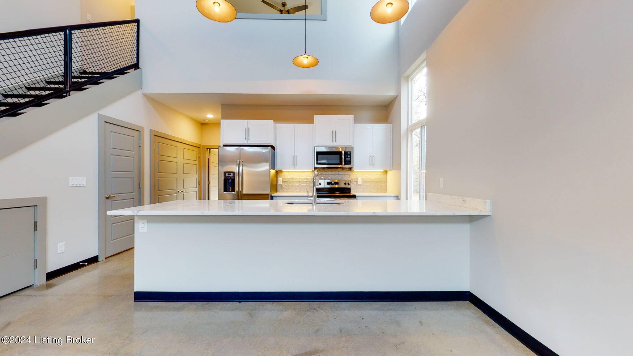 Douglass Hills, KY 40243,600 Burnett Ridge Pl #13