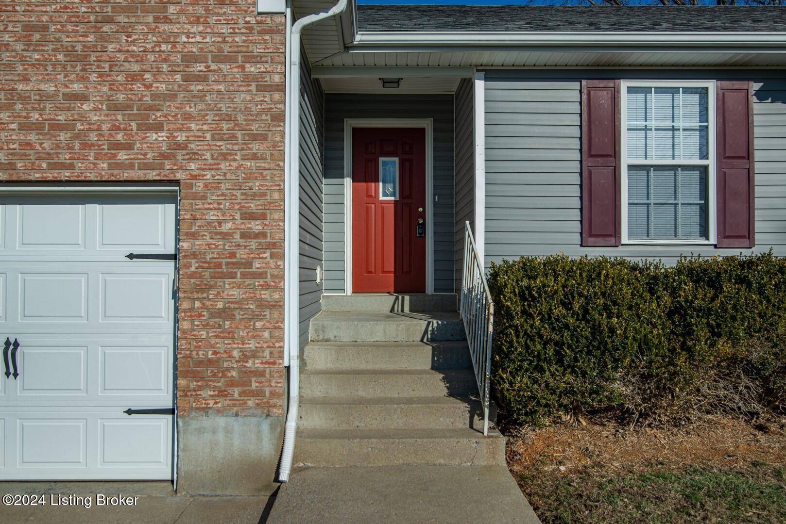 Radcliff, KY 40160,541 W Vine St