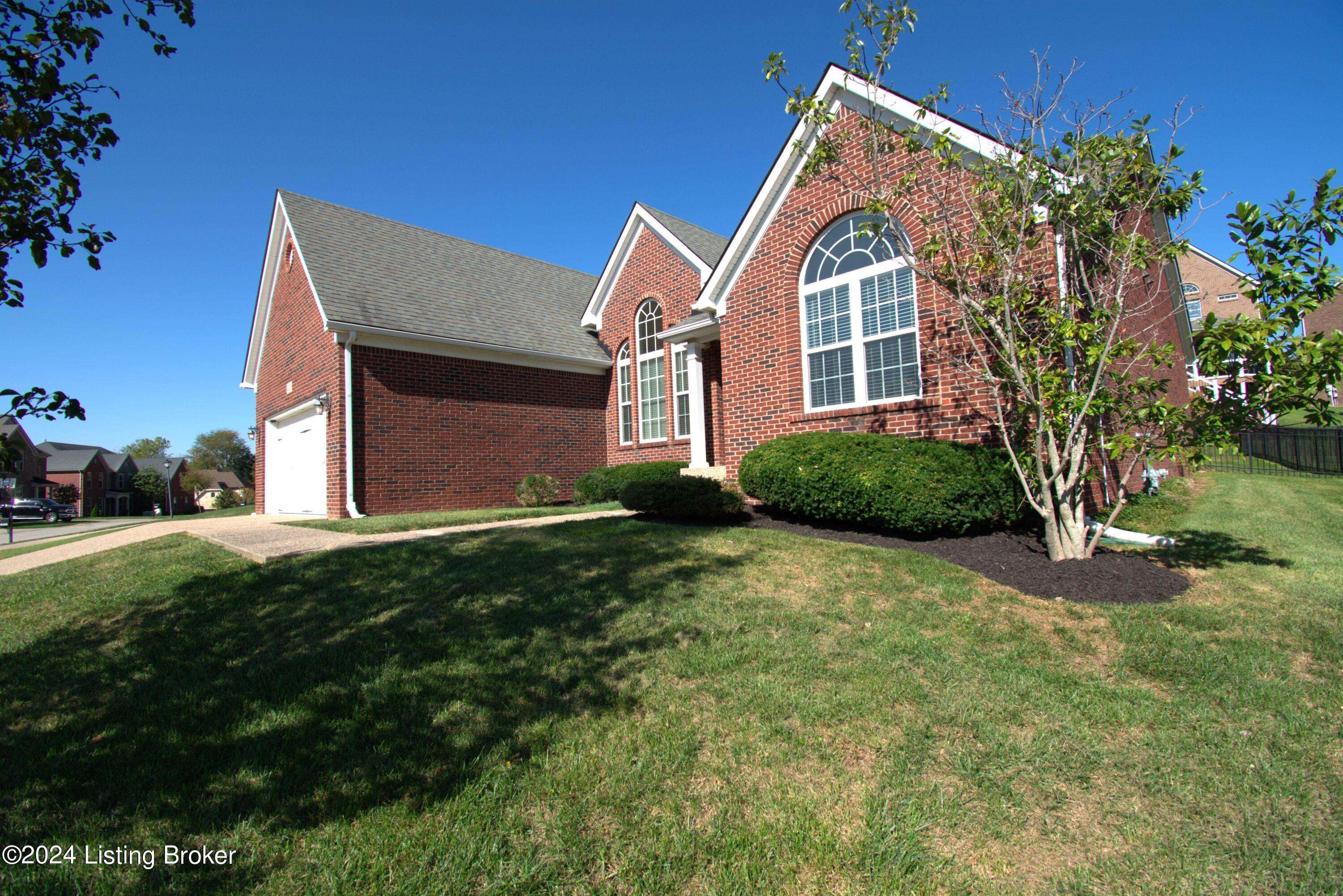 Louisville, KY 40245,18309 Standwick Dr