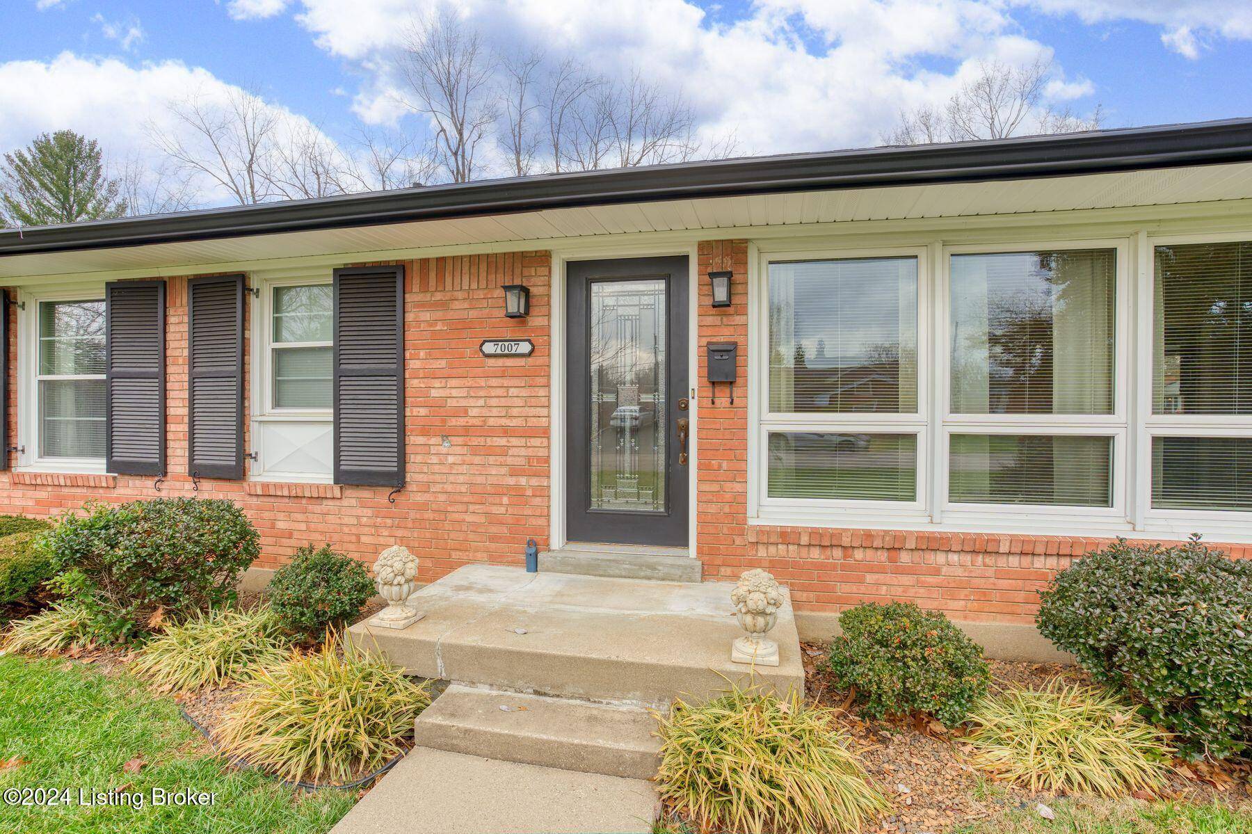 Louisville, KY 40222,7007 Dartmoor Dr