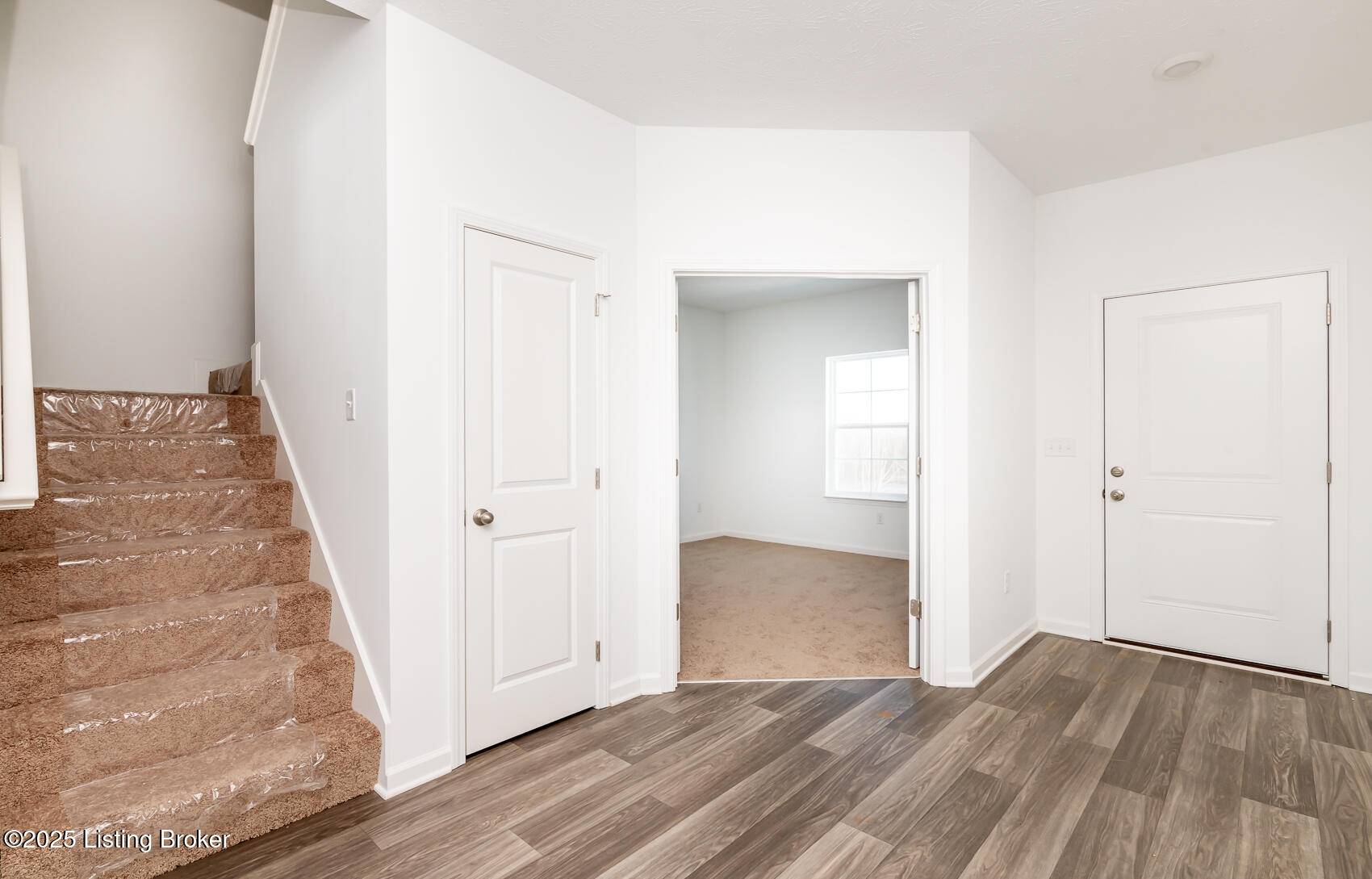 Louisville, KY 40229,11802 Sandpiper Brook Ln