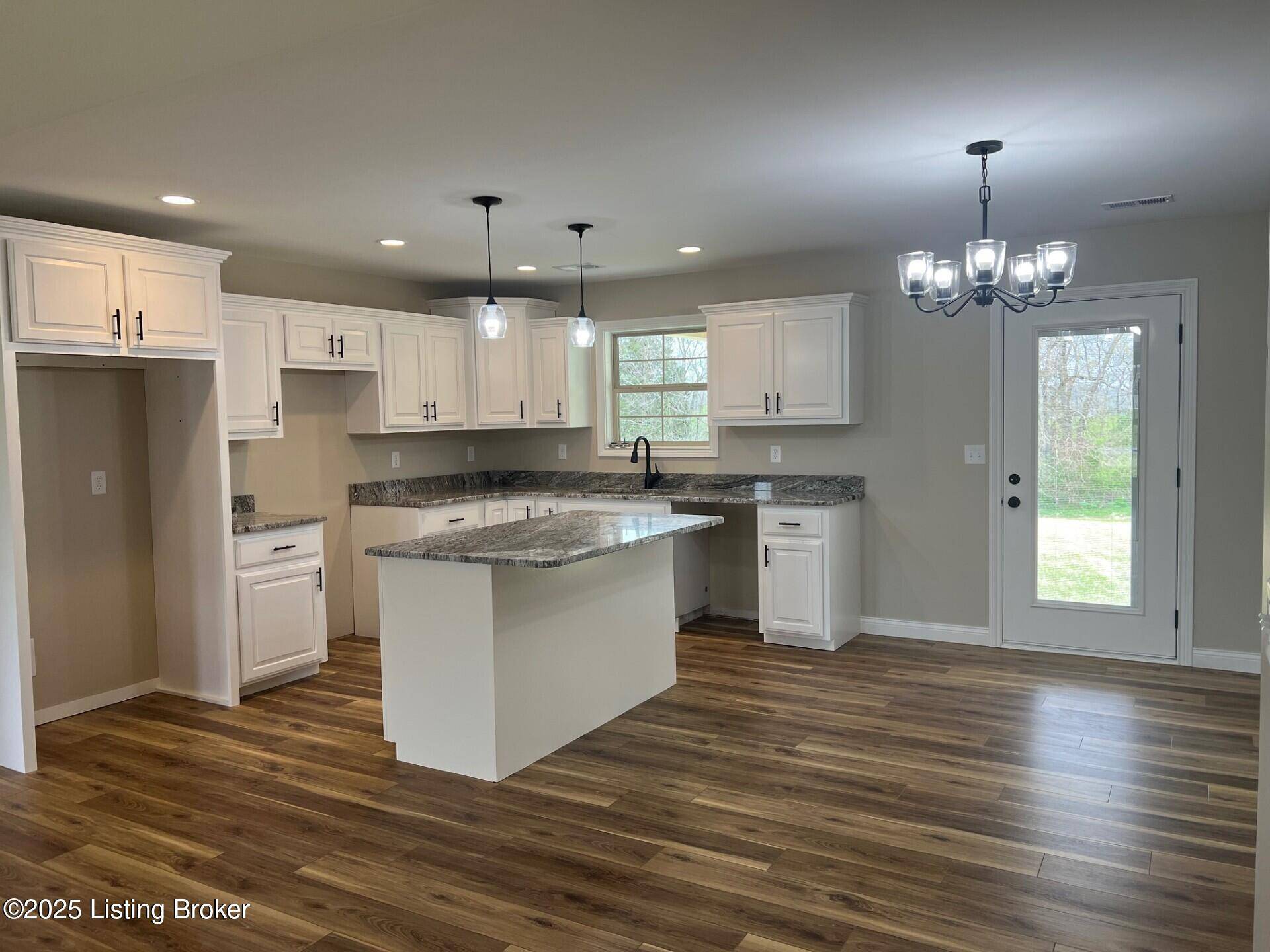 Bardstown, KY 40004,215 Open Meadow Dr