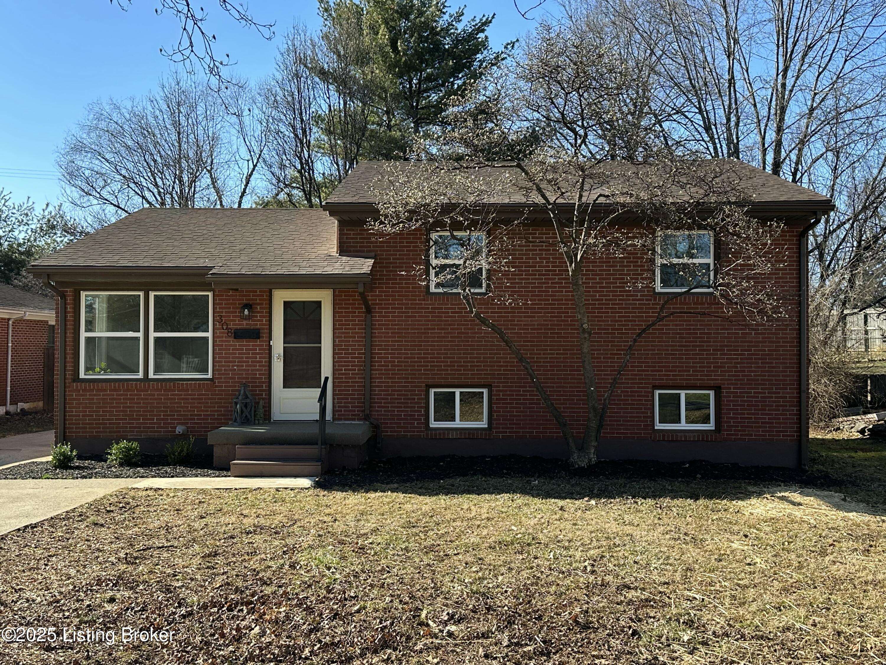 Bardstown, KY 40004,308 S 6th St