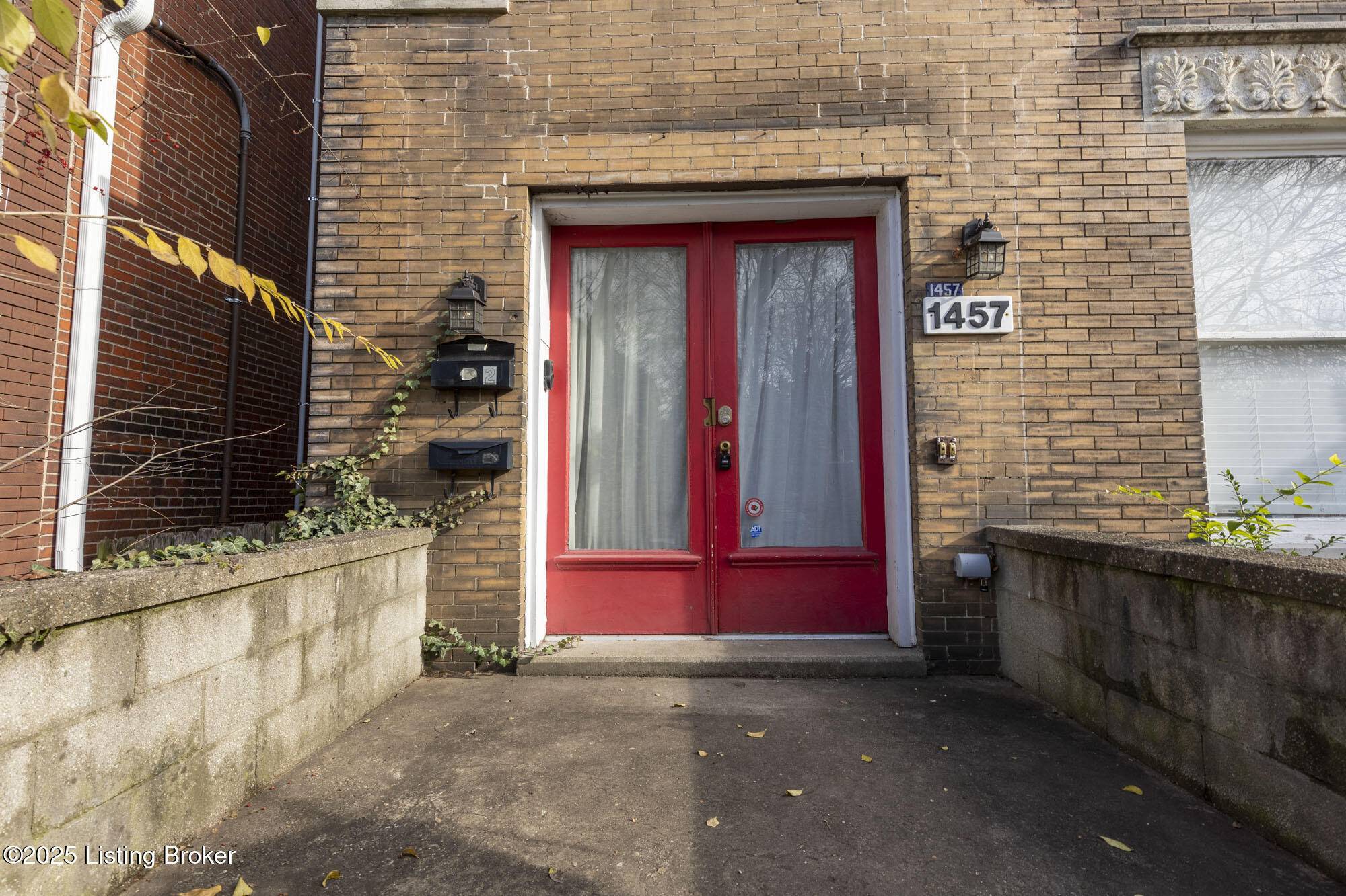 Louisville, KY 40208,1457 S 1st St