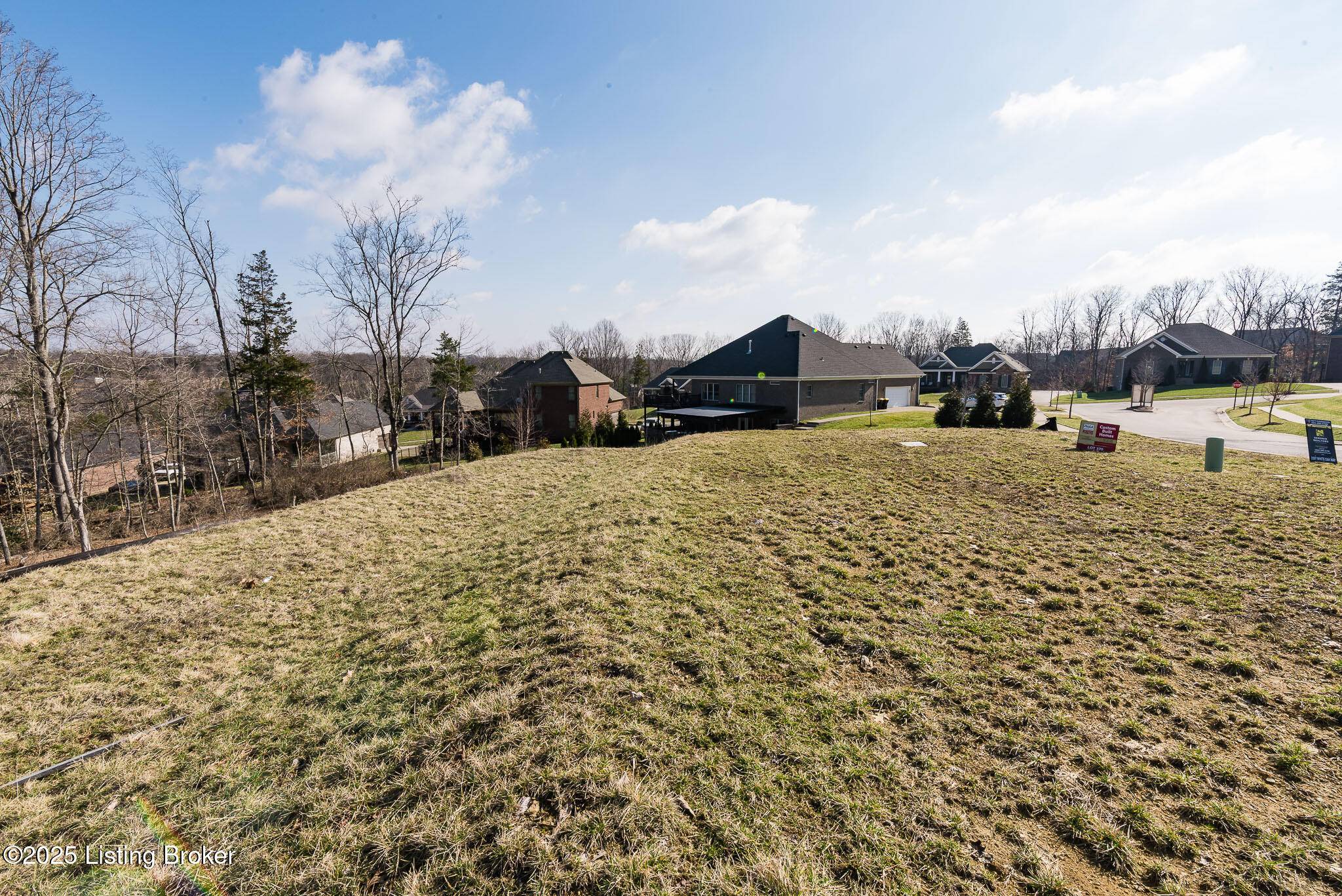 Louisville, KY 40023,2307 White Oak WAY