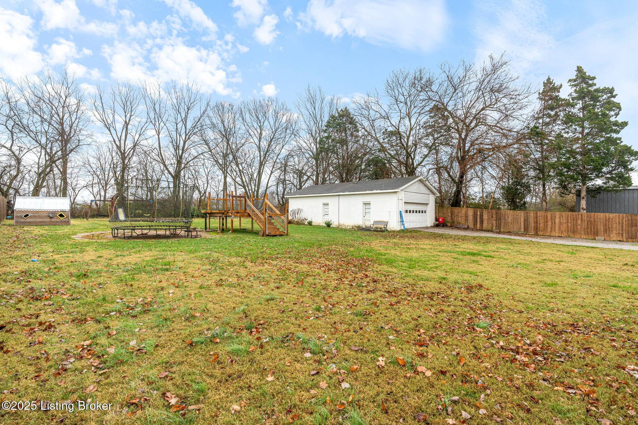 Louisville, KY 40223,221 Urton Ln