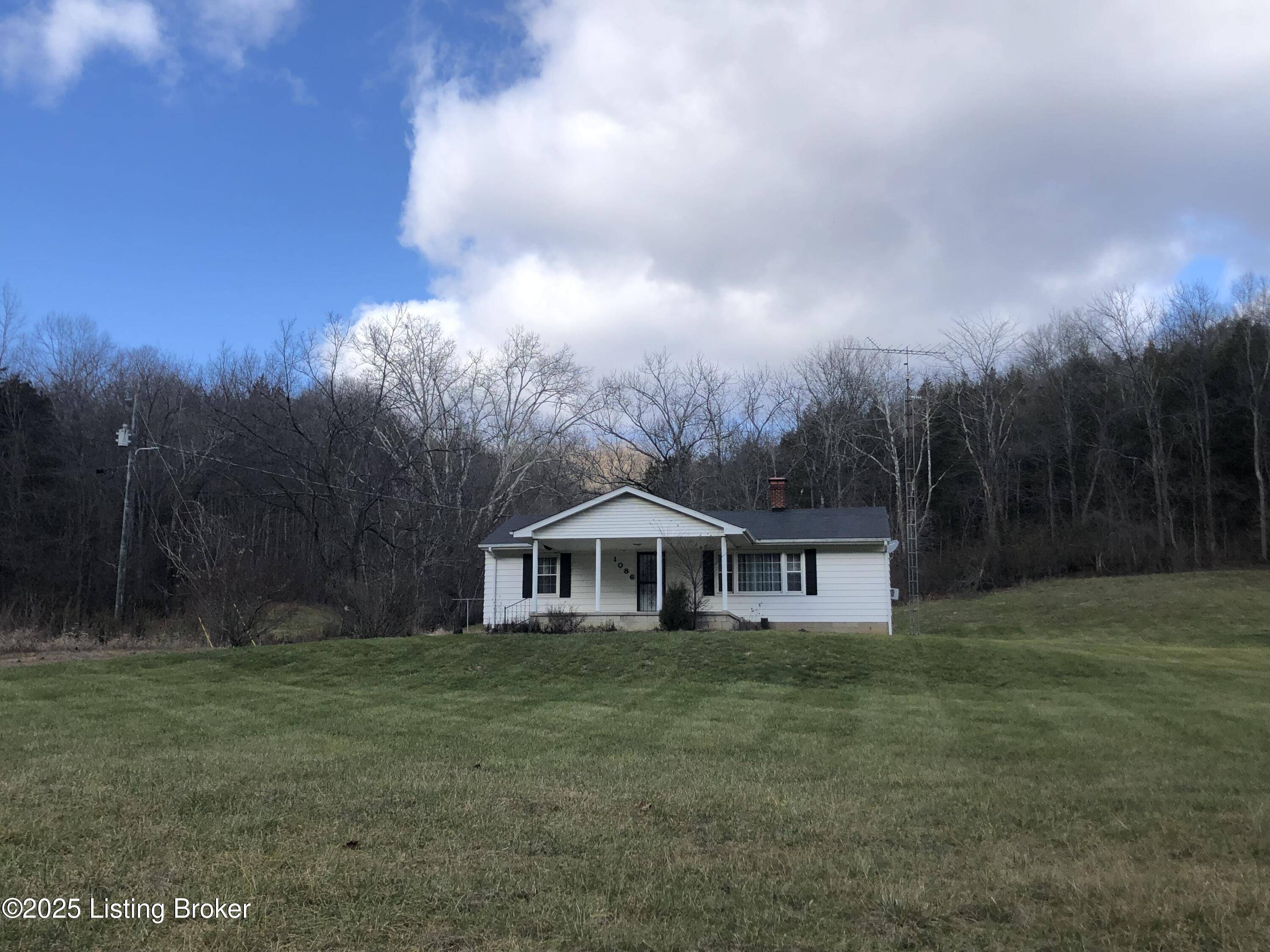 Milton, KY 40045,1086 W Prong Locust Rd