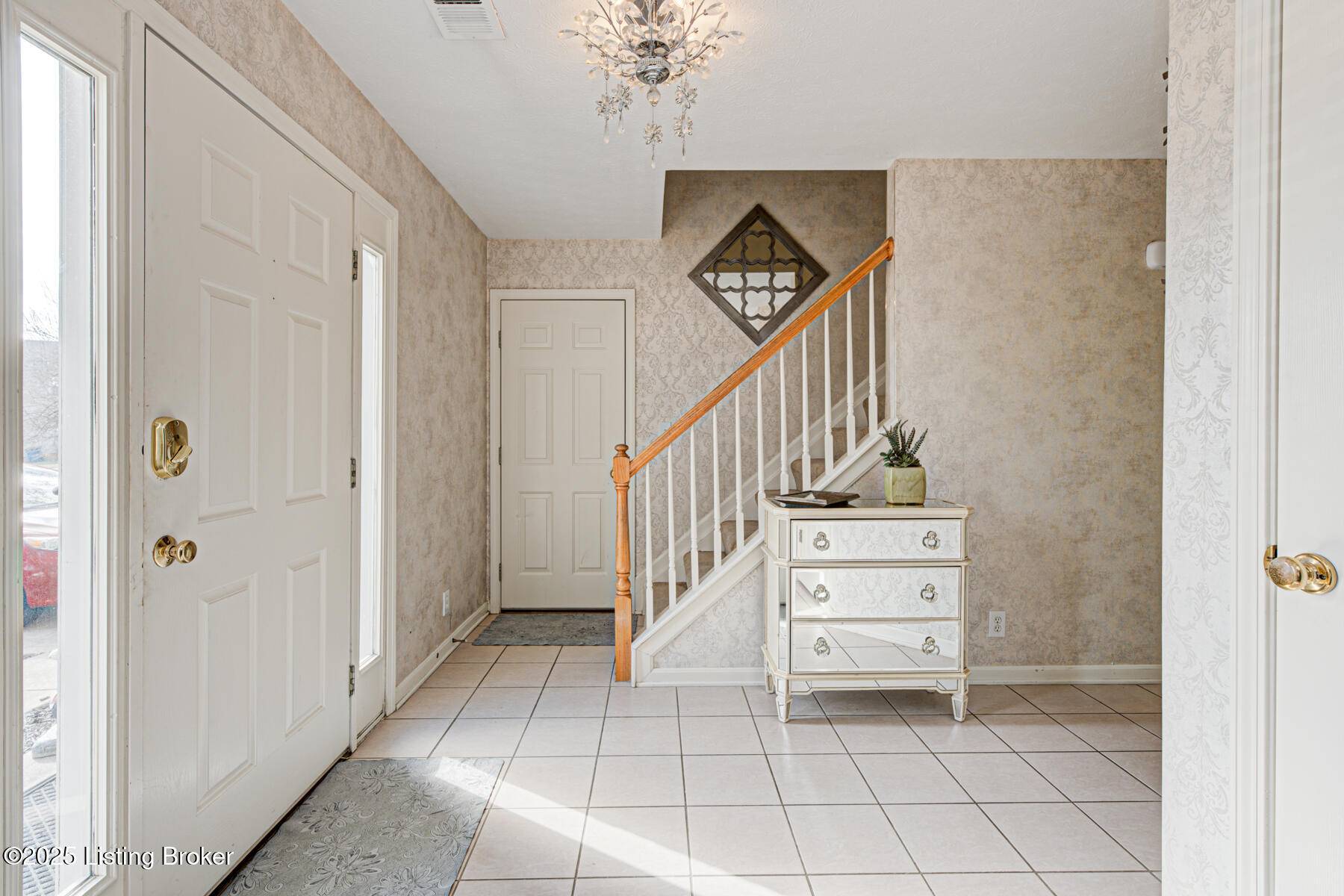 Louisville, KY 40245,15434 Beckley Hills Dr