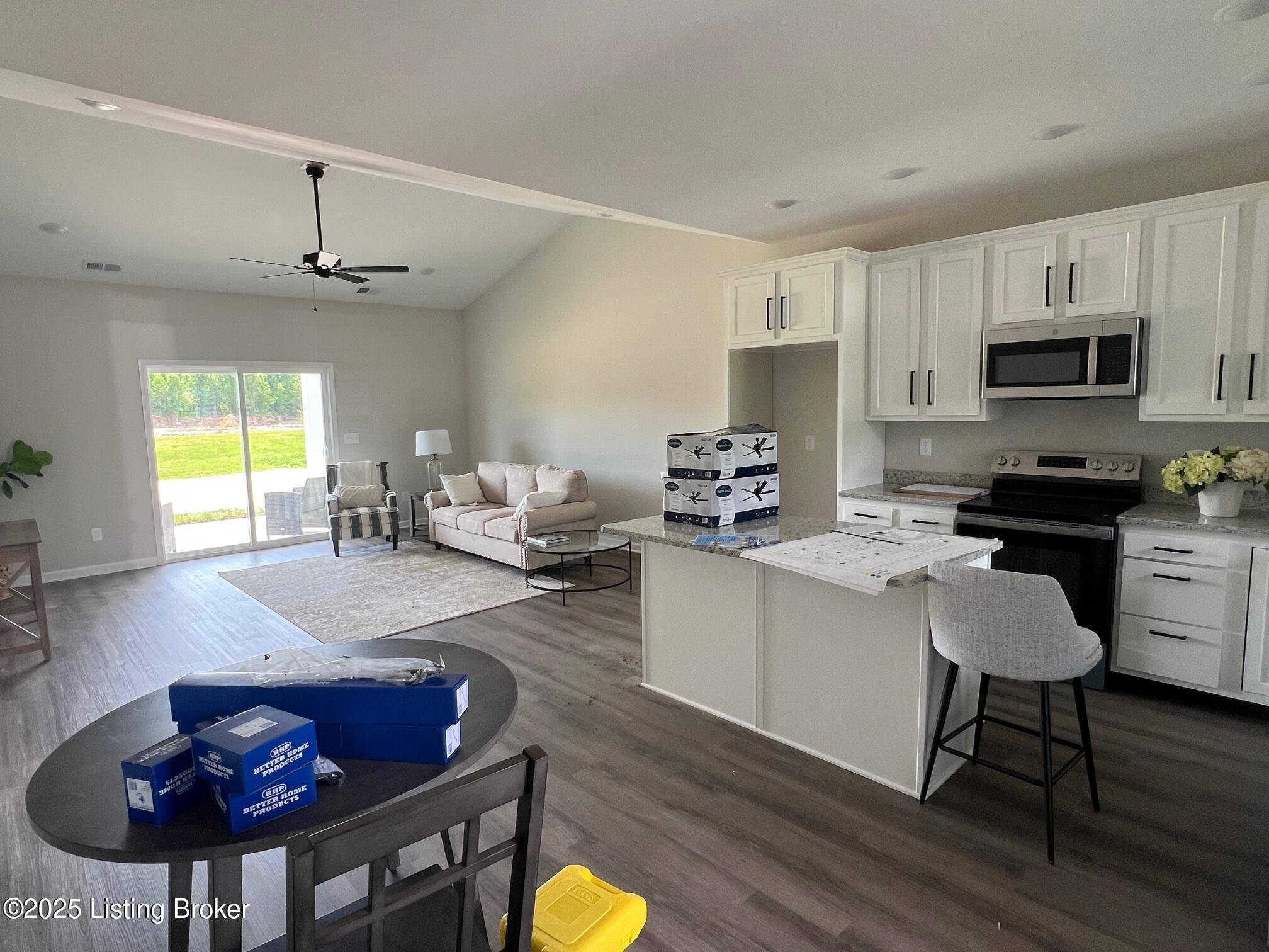 Louisville, KY 40229,11015 Brookley Dr