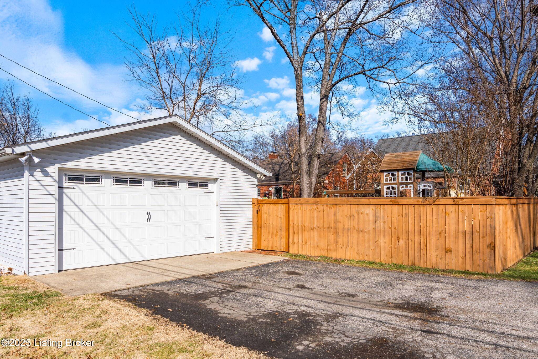 Louisville, KY 40207,444 Bauer Ave