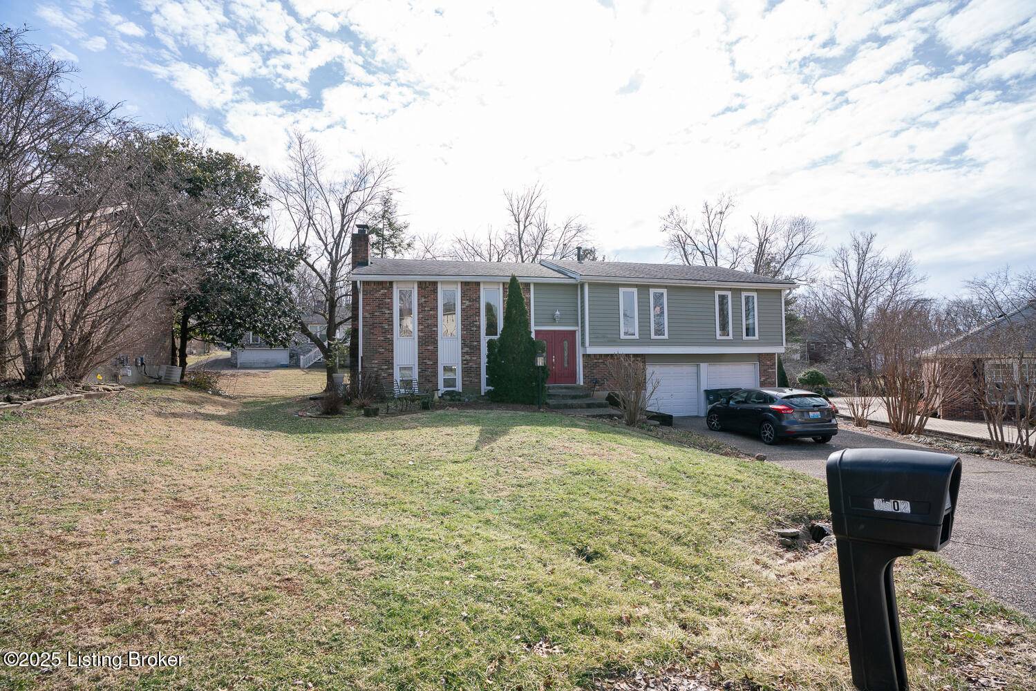 Jeffersontown, KY 40299,8502 Bronzewing Ct