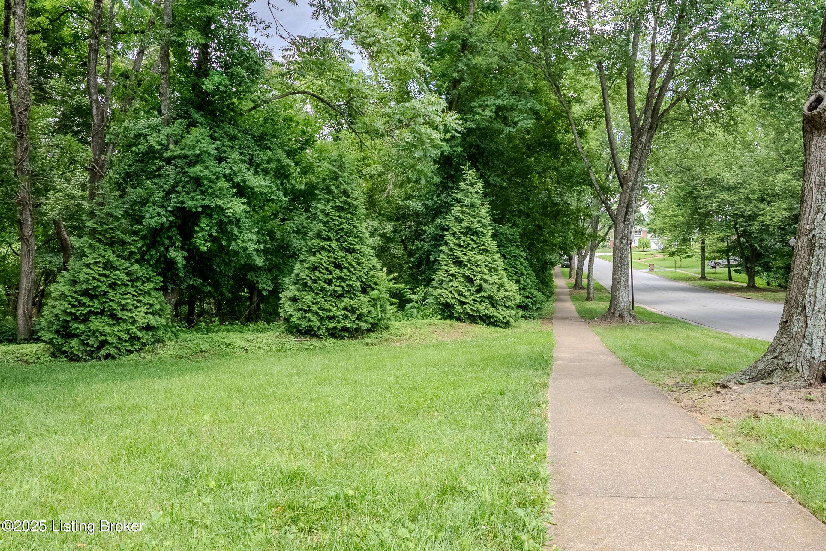 Louisville, KY 40241,7909 Barbour Manor Dr